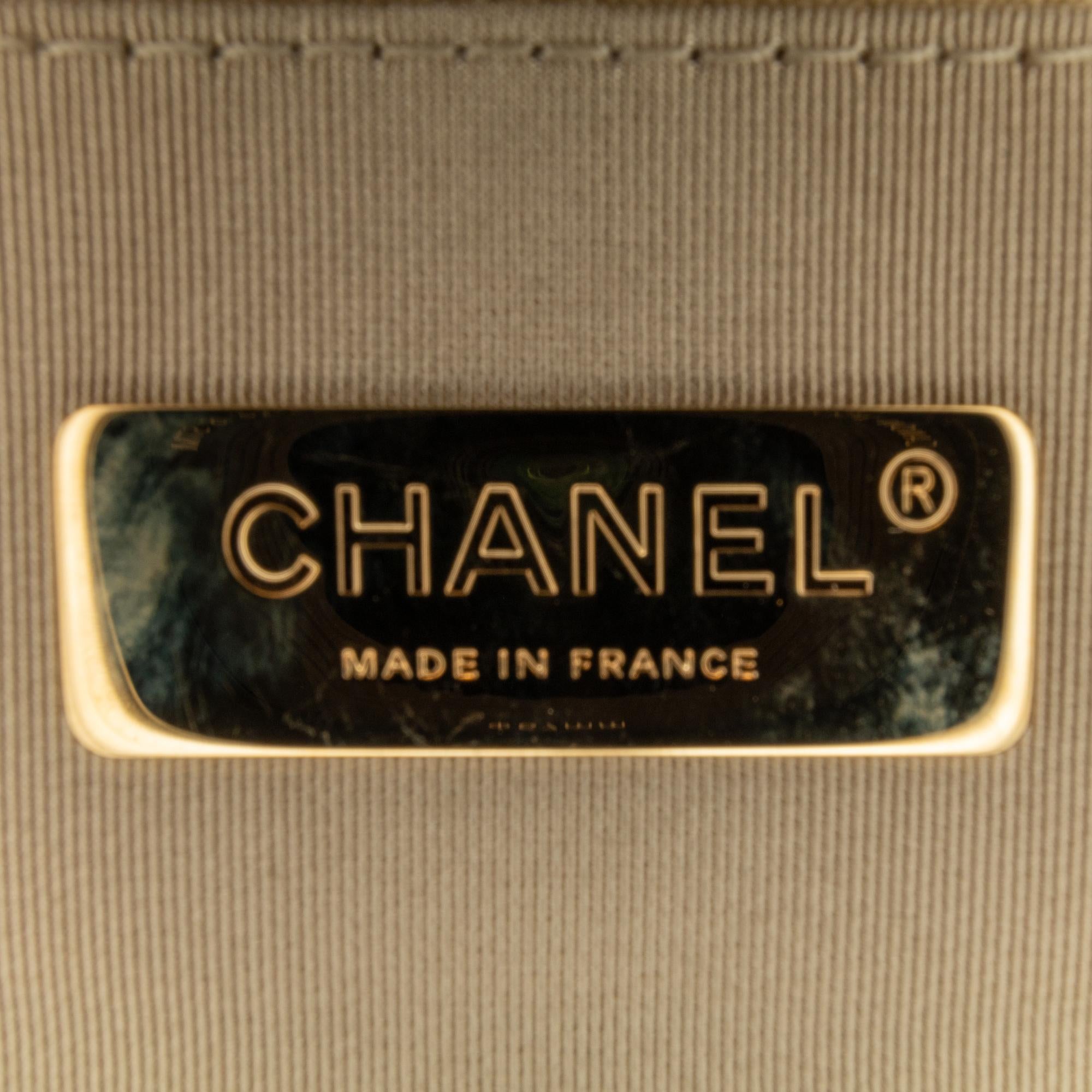 Chanel Large Lambskin 19 Flap (SHG-vGvWsz)