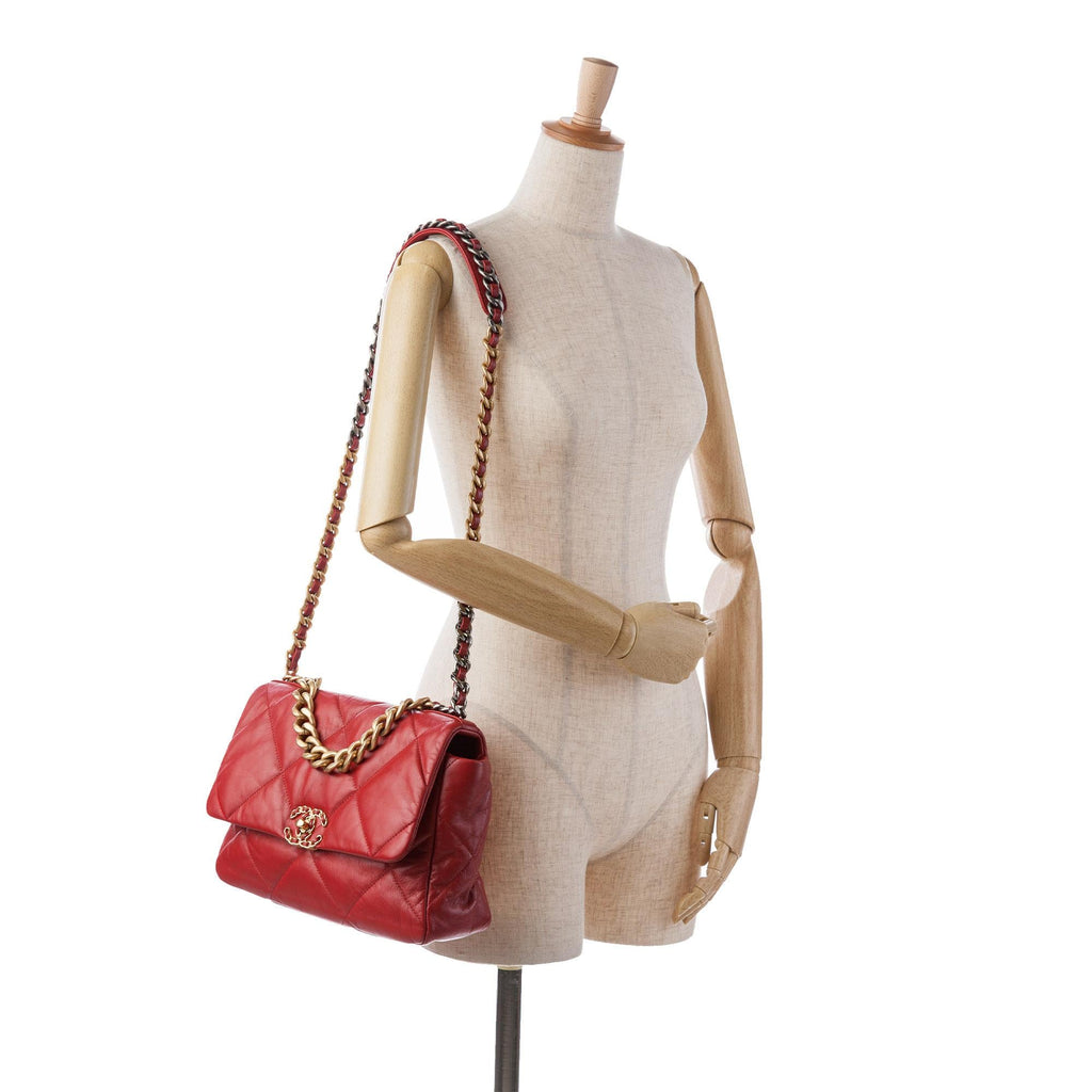 Chanel Large Lambskin 19 Flap (SHG-e7Nnlk)