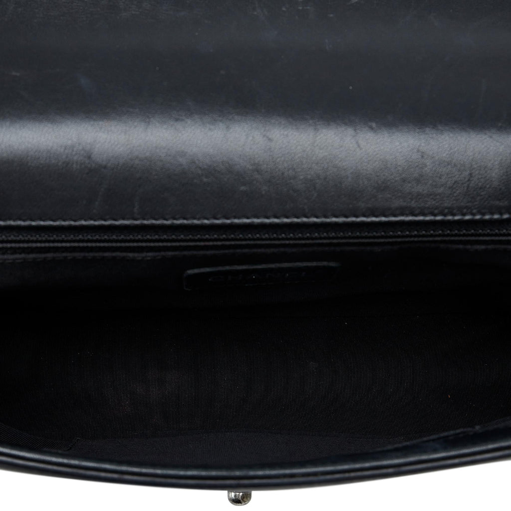 Chanel Large Lambskin Boy Bag (SHG-suBMpB)