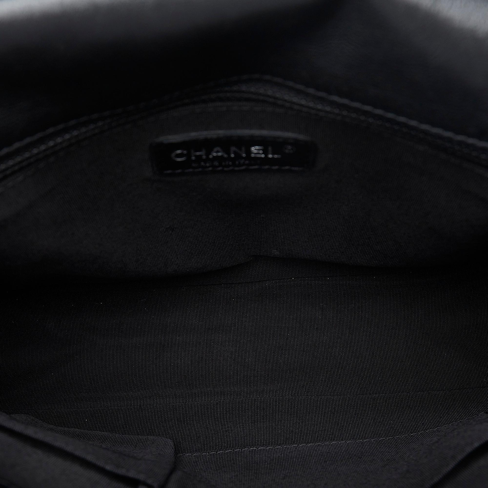 Chanel Large Lambskin Boy Bag (SHG-m0YwJJ)