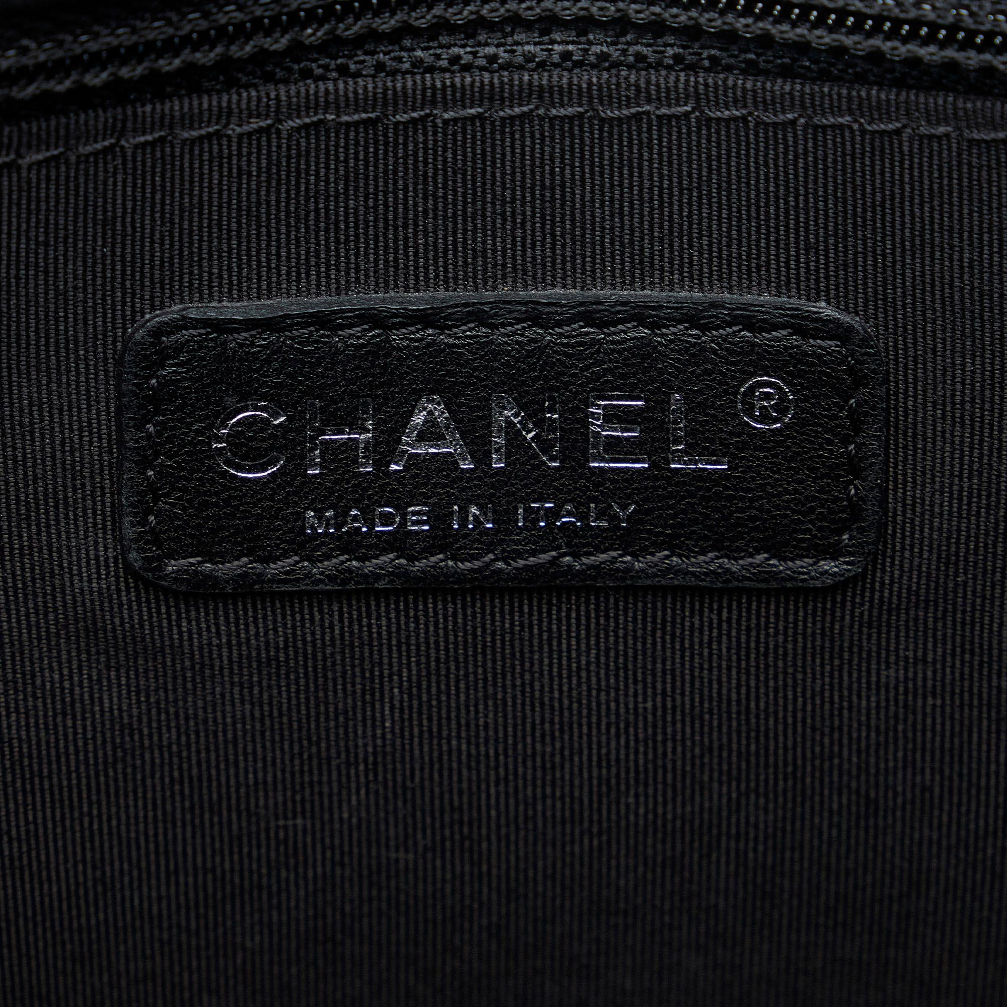 Chanel Large Lambskin Boy Bag (SHG-m0YwJJ)