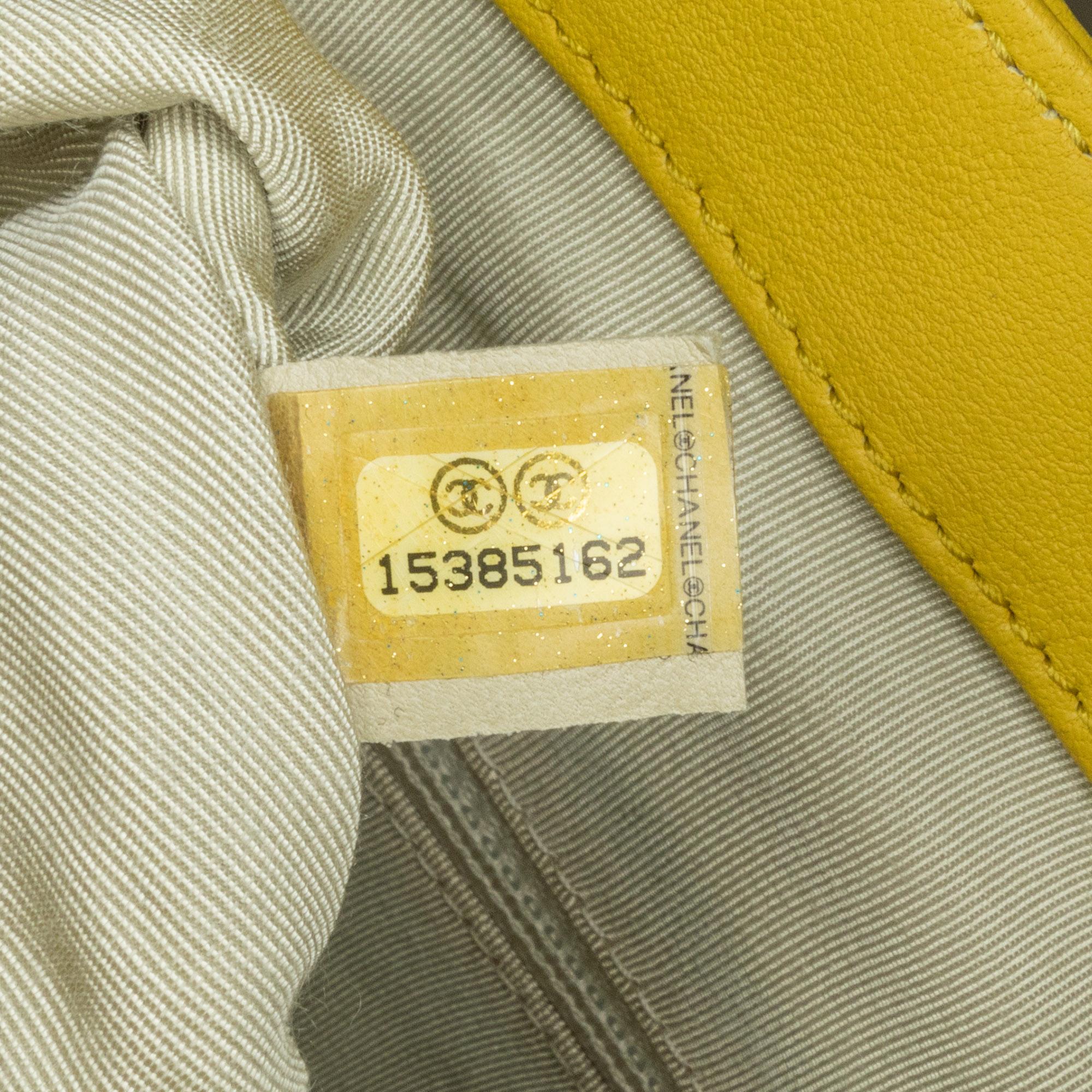 Chanel Large Lambskin Chain Around Flap (SHG-XF6XZl)