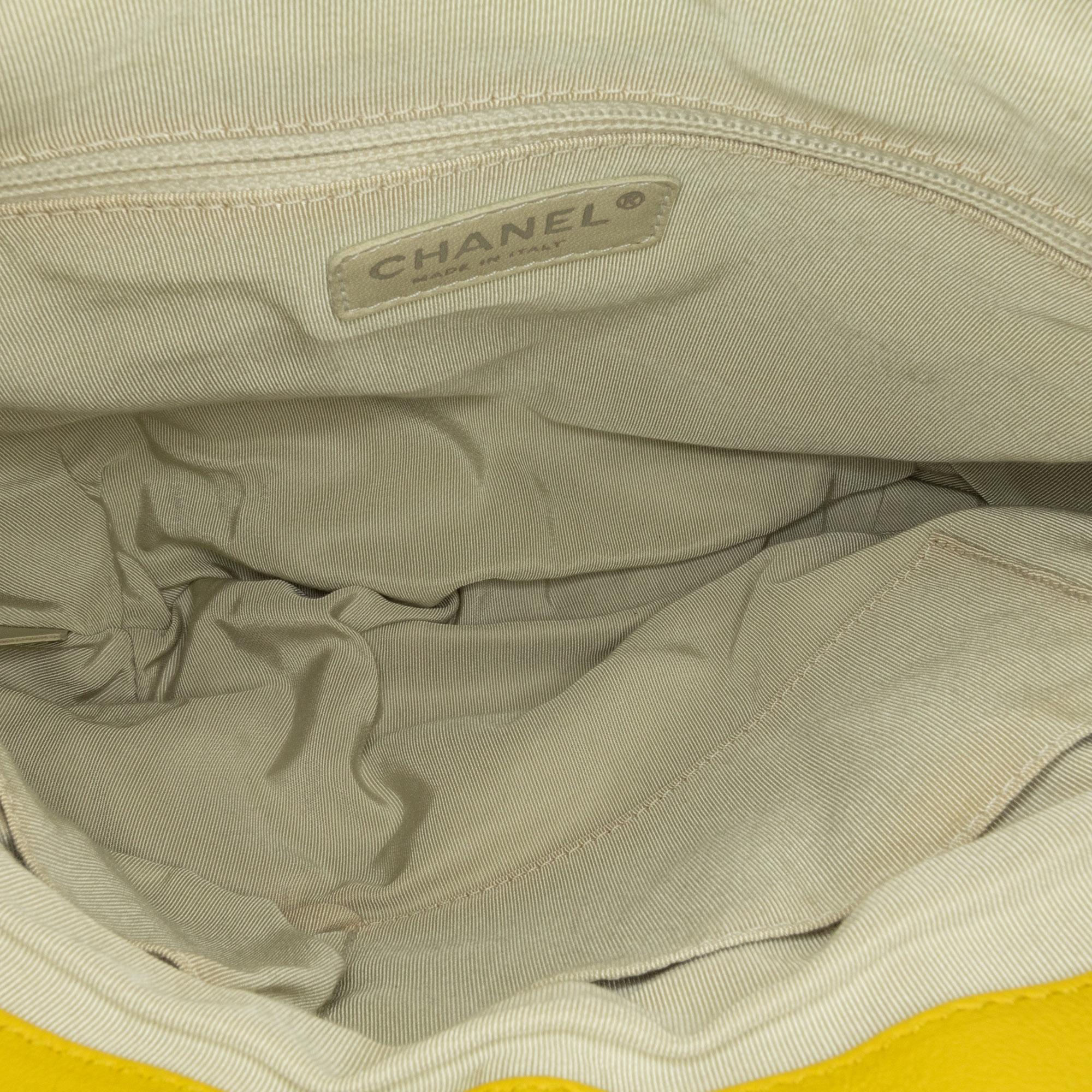 Chanel Large Lambskin Chain Around Flap (SHG-XF6XZl)