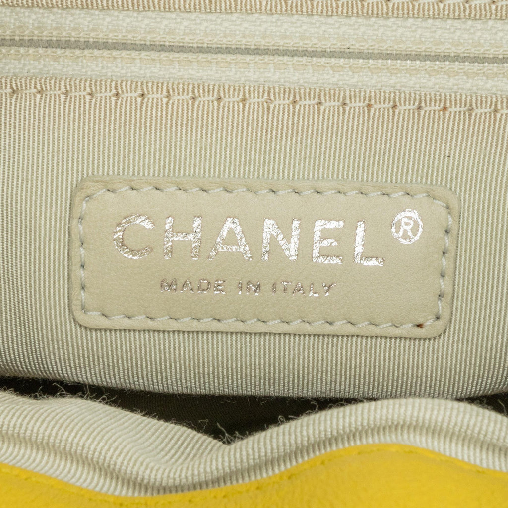 Chanel Large Lambskin Chain Around Flap (SHG-XF6XZl)