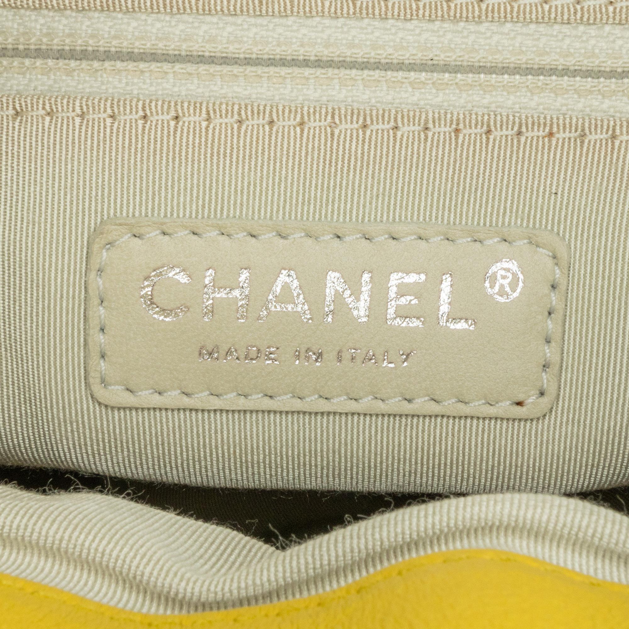 Chanel Large Lambskin Chain Around Flap (SHG-XF6XZl)