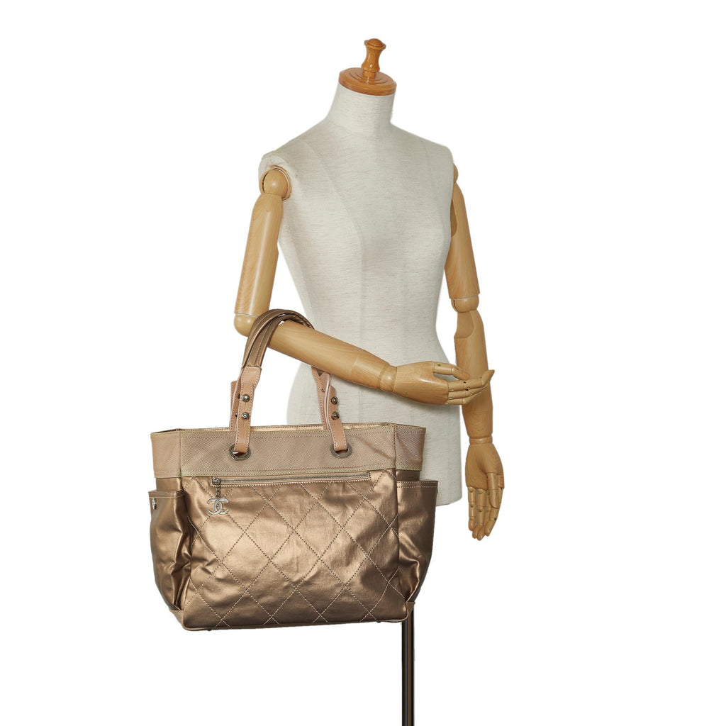 Chanel Large Paris Biarritz Tote (SHG-M1GPia)