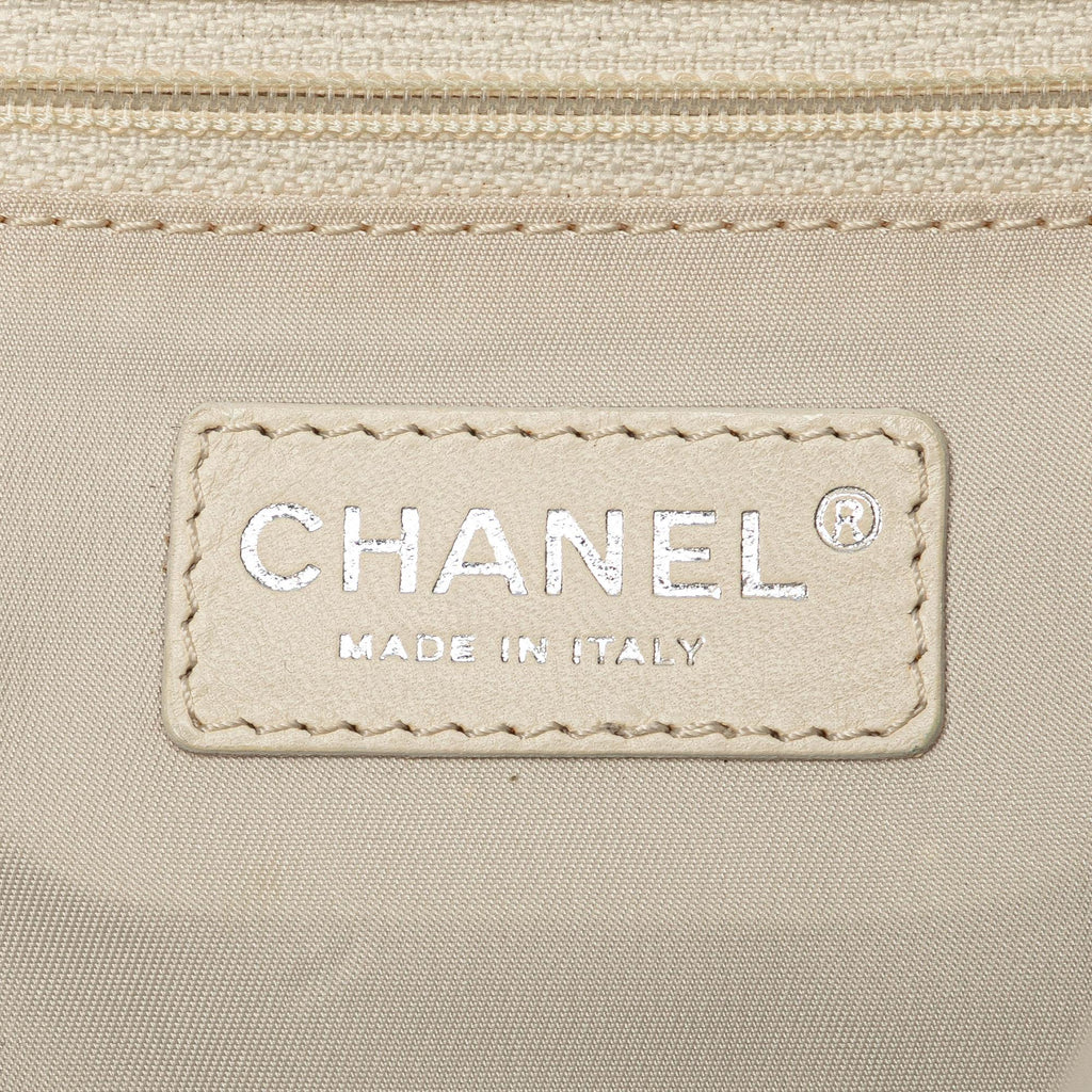 Chanel Large Paris Biarritz Tote (SHG-Uoj0gx)