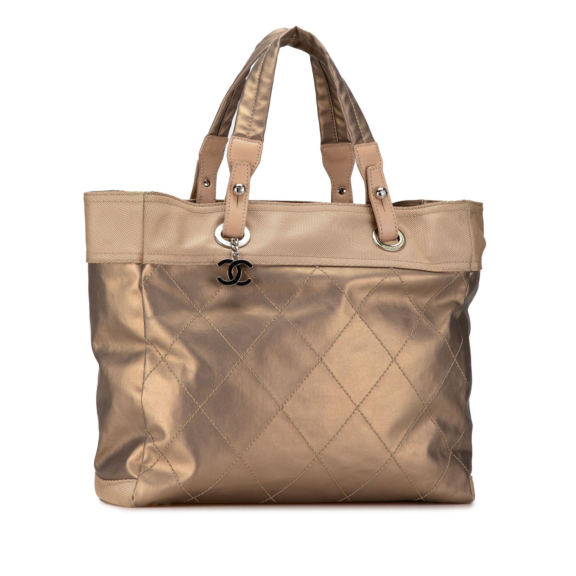 Chanel Large Paris Biarritz Tote (SHG-Uoj0gx)