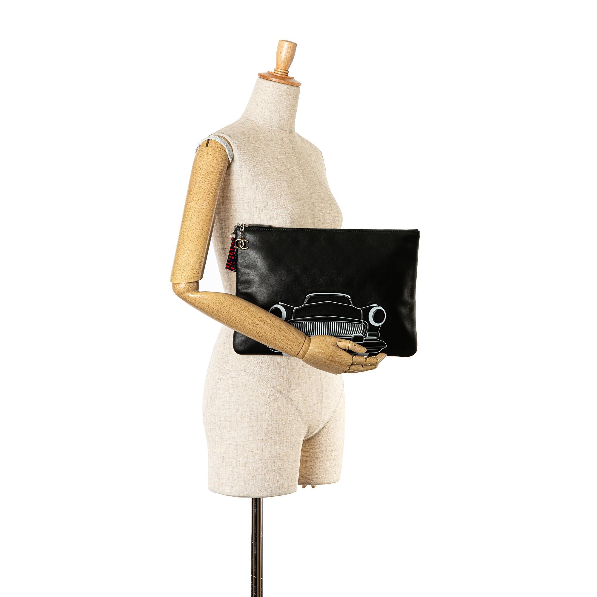 Chanel Large Printed Lambskin La Habana O Case Clutch (SHG-Zimn5u)
