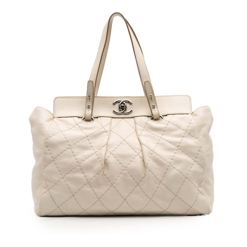 Chanel Large Quilted Aged Calfskin On The Road Tote