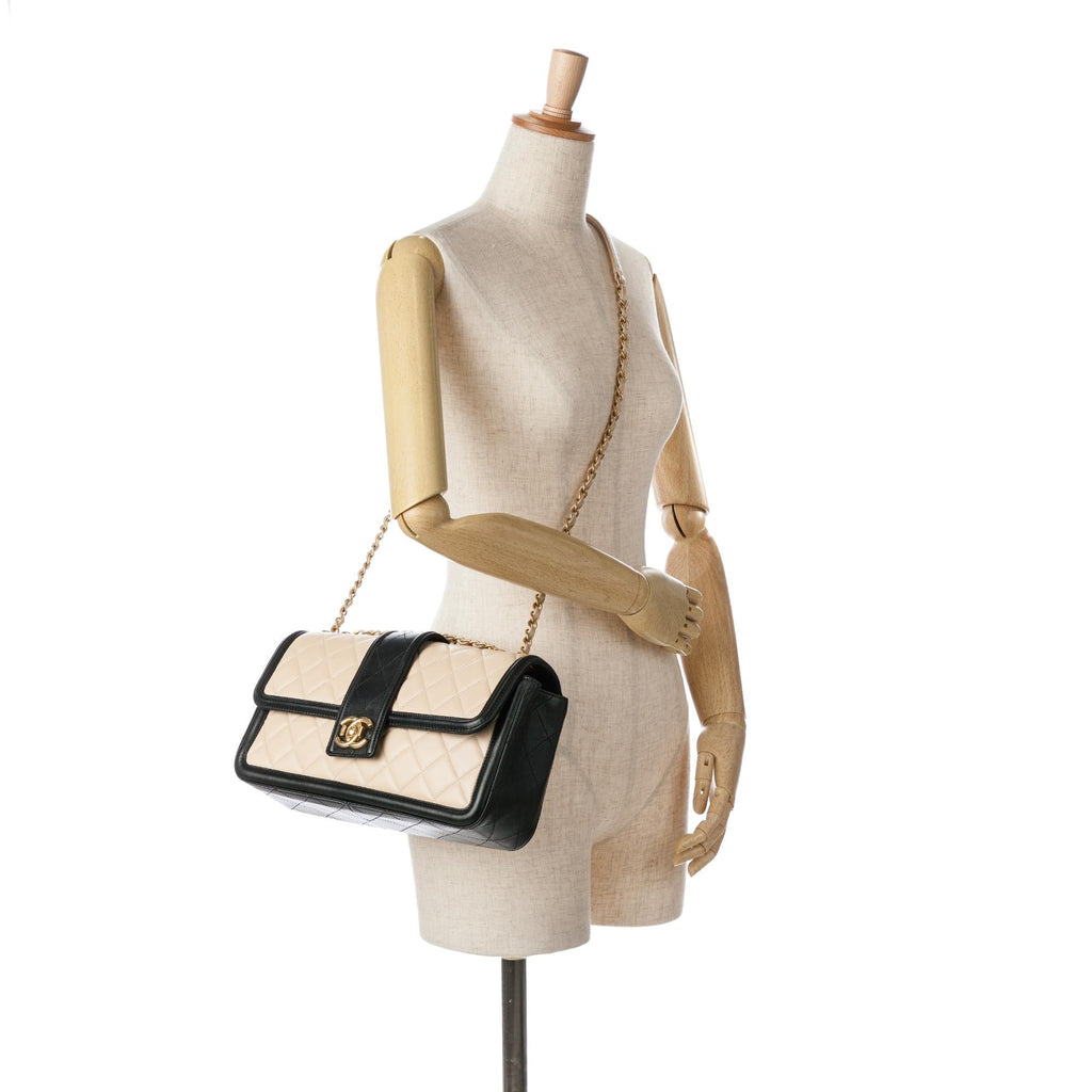 Chanel Large Quilted Lambskin Elegant CC Flap (SHG-haJAFG)