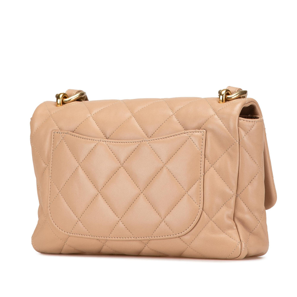 Chanel Large Quilted Lambskin Funky Town Flap (SHG-EOFWXo)