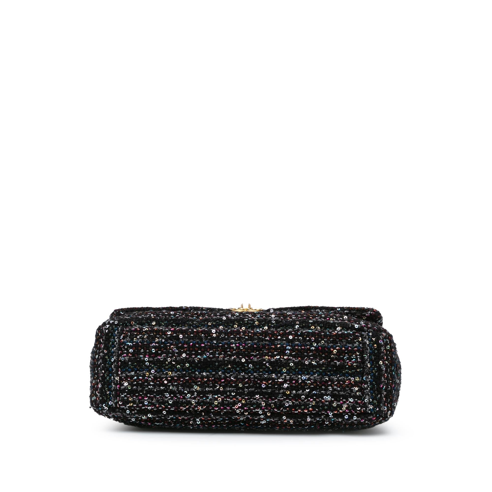 Chanel Large Tweed 19 Flap (SHG-XMDikb)