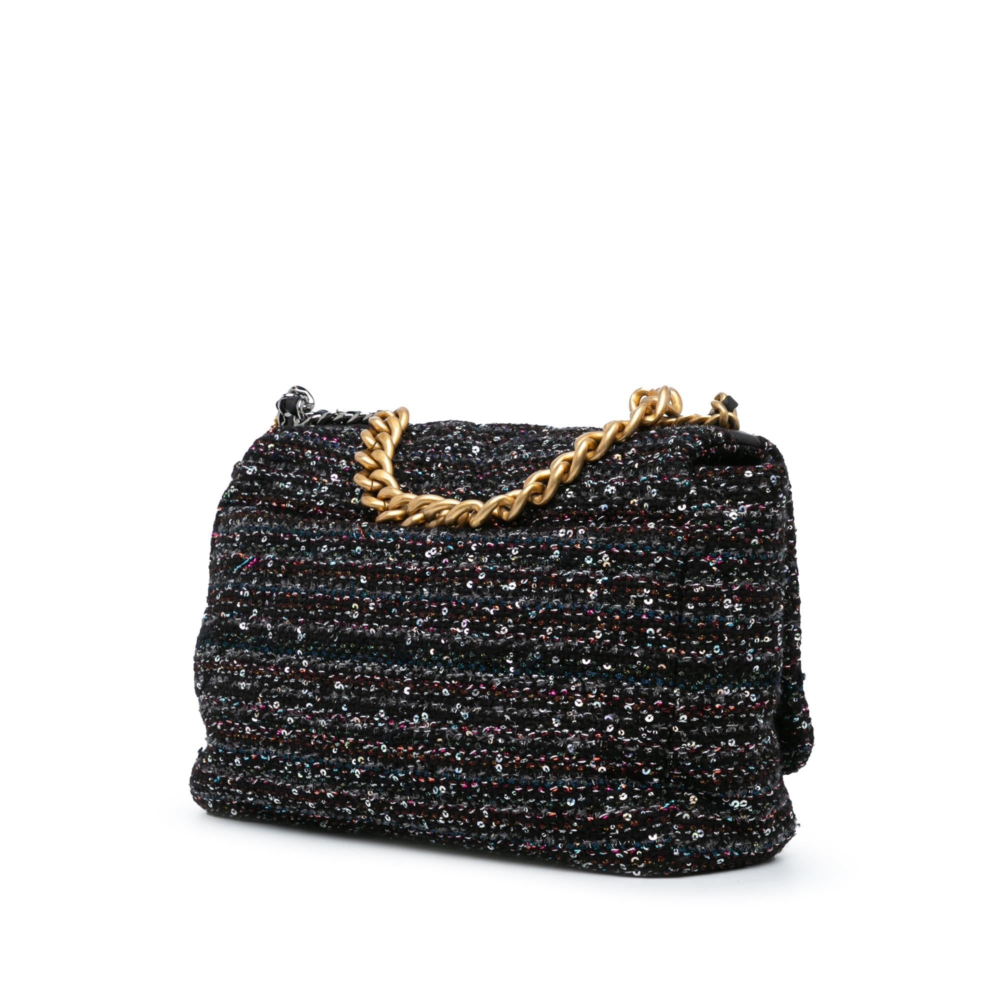 Chanel Large Tweed 19 Flap (SHG-XMDikb)