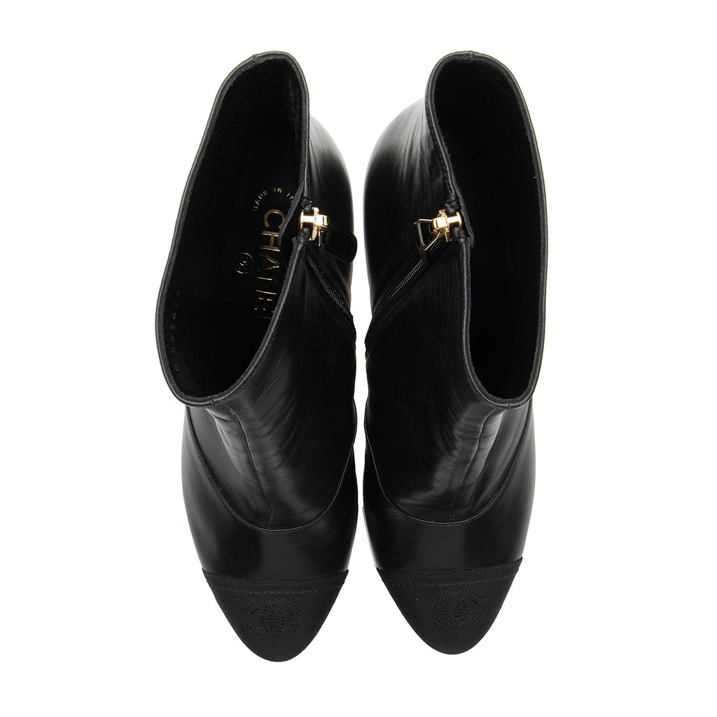 Chanel Leather Grosgrain CC Cap Toe Booties - Size 10 / 40 (SHF-dvns34)