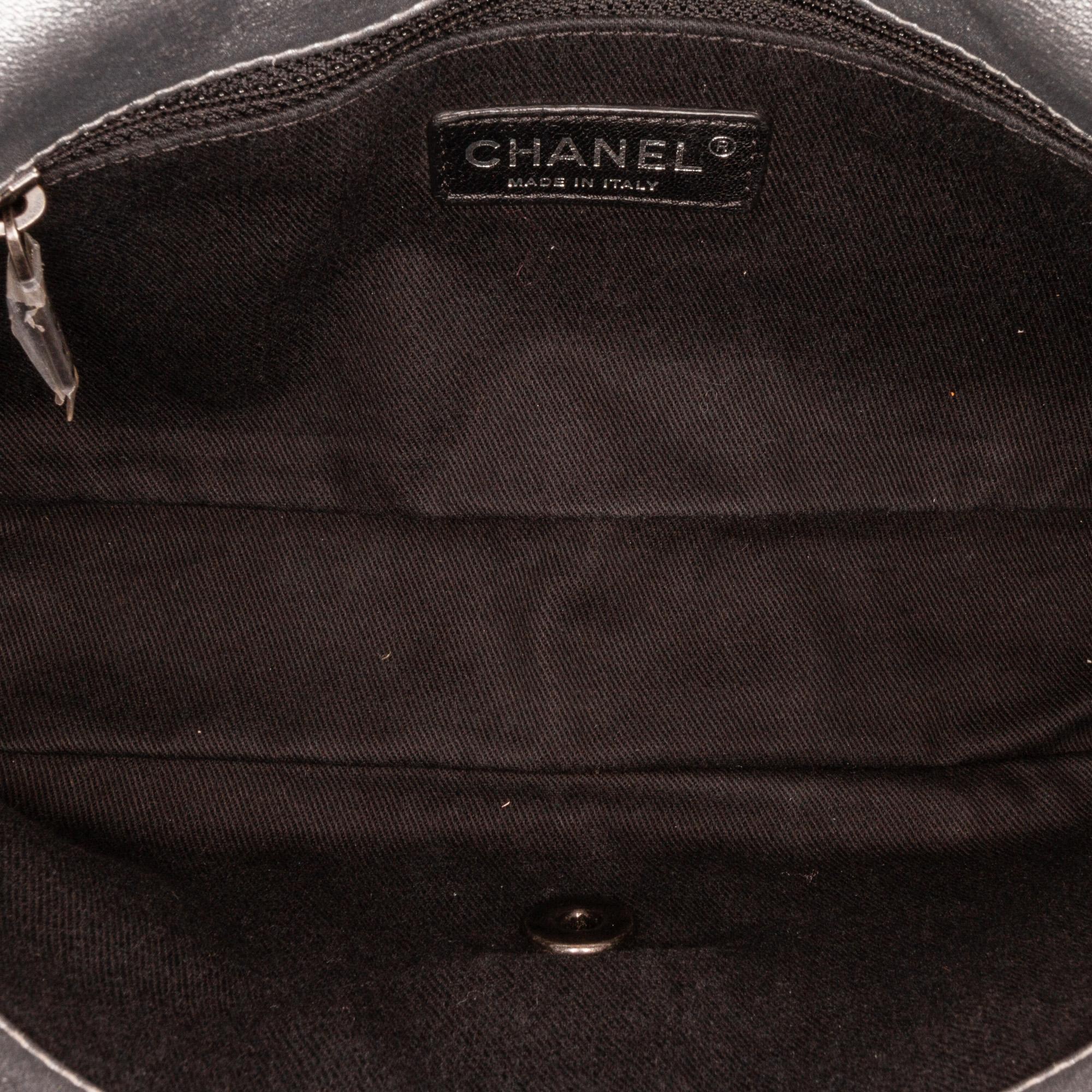 Chanel Lucky Charms Embroidered Classic Single Flap Shoulder Bag (SHG-Uc7s2q)