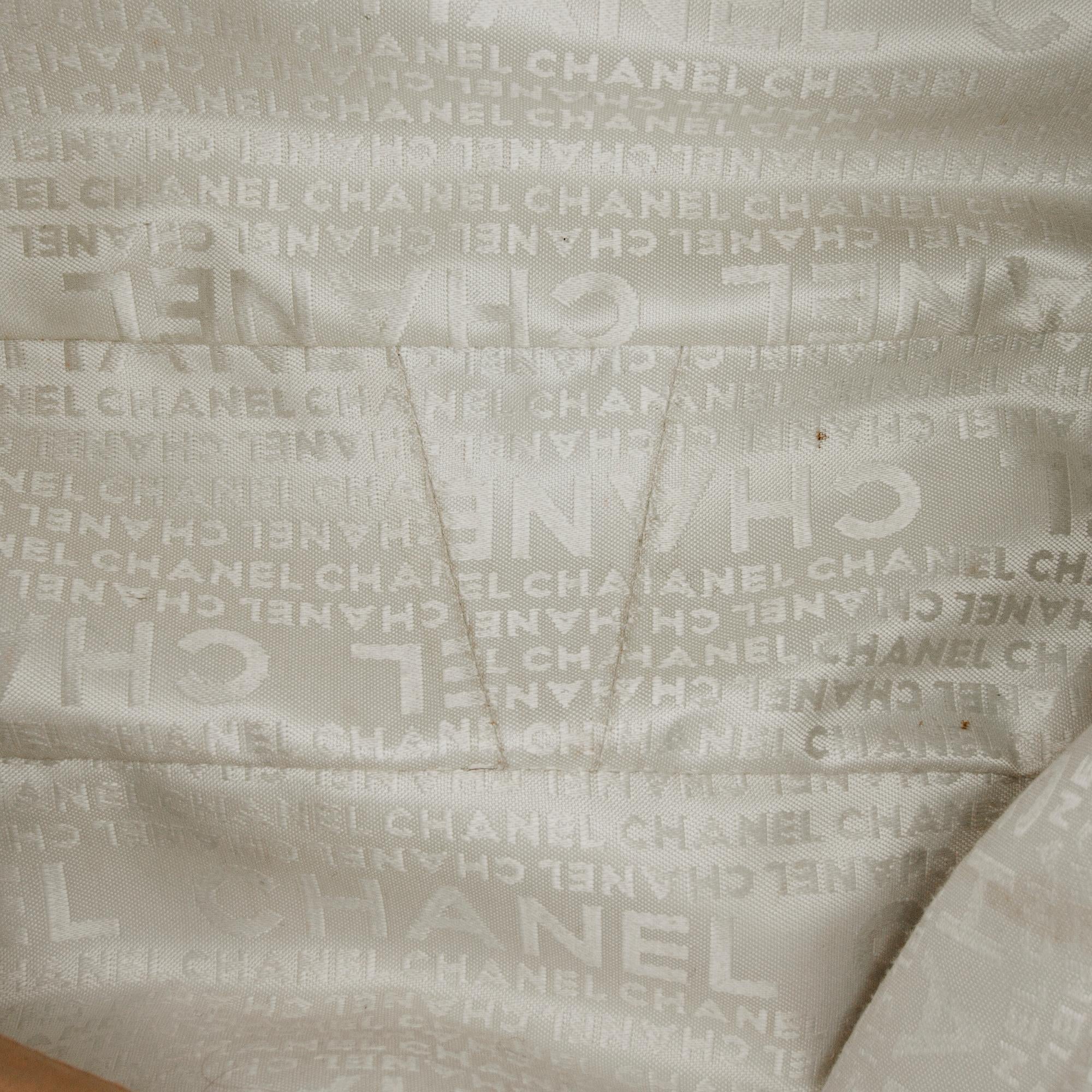 Chanel Luxe Ligne Hobo (SHG-nRec4T)