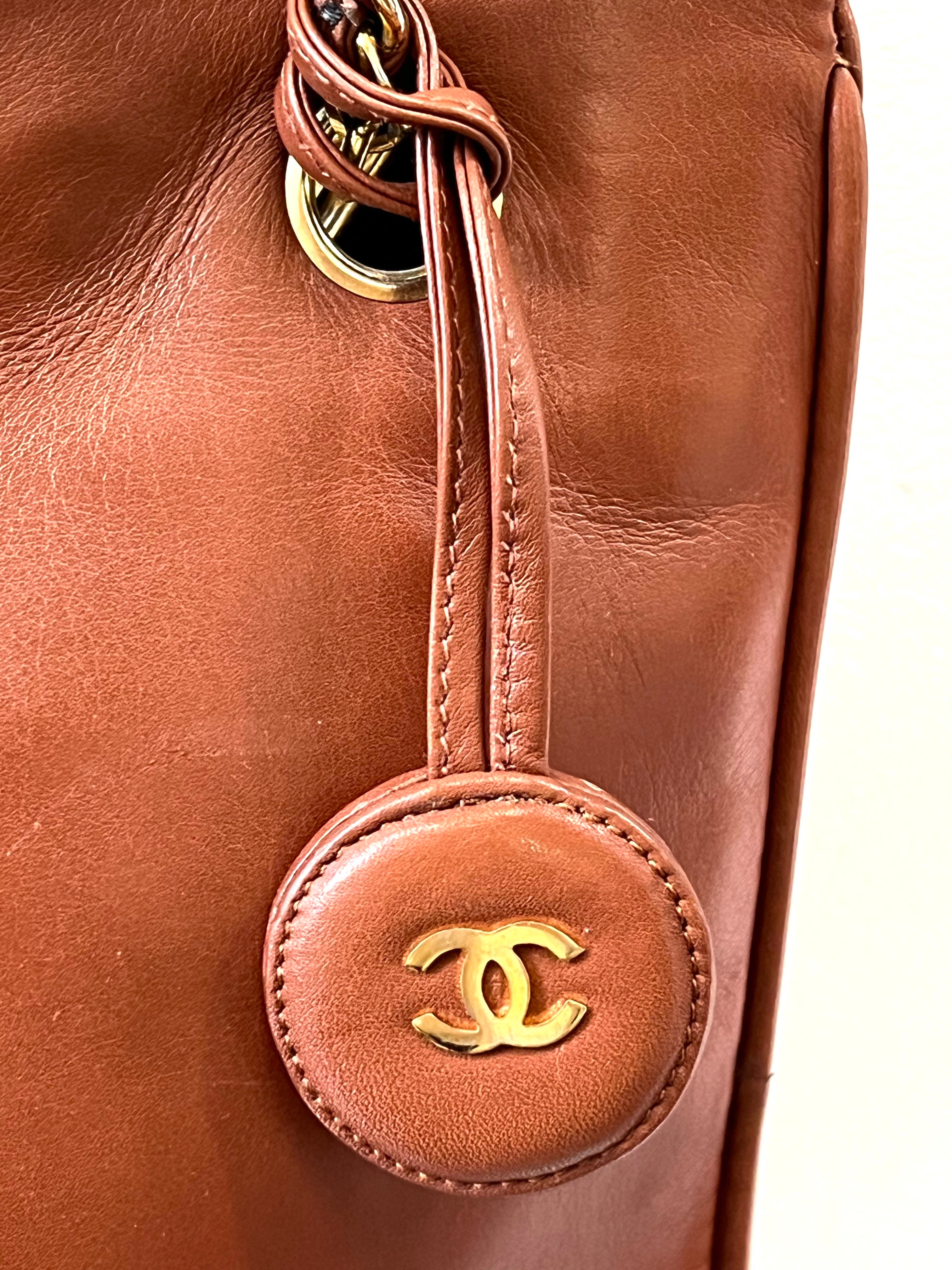 CHANEL VINTAGE MATELASSE SHOULDER CHAIN TOTE BAG