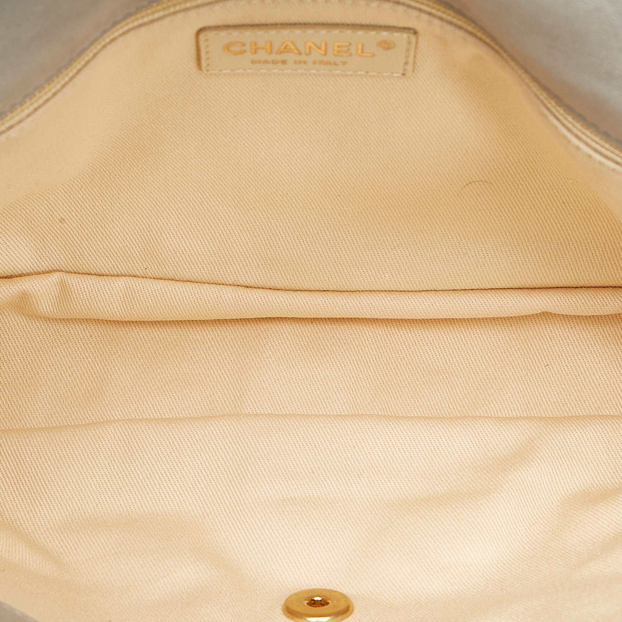 Chanel Matelasse Easy Shoulder Bag (SHG-AhFlRg)