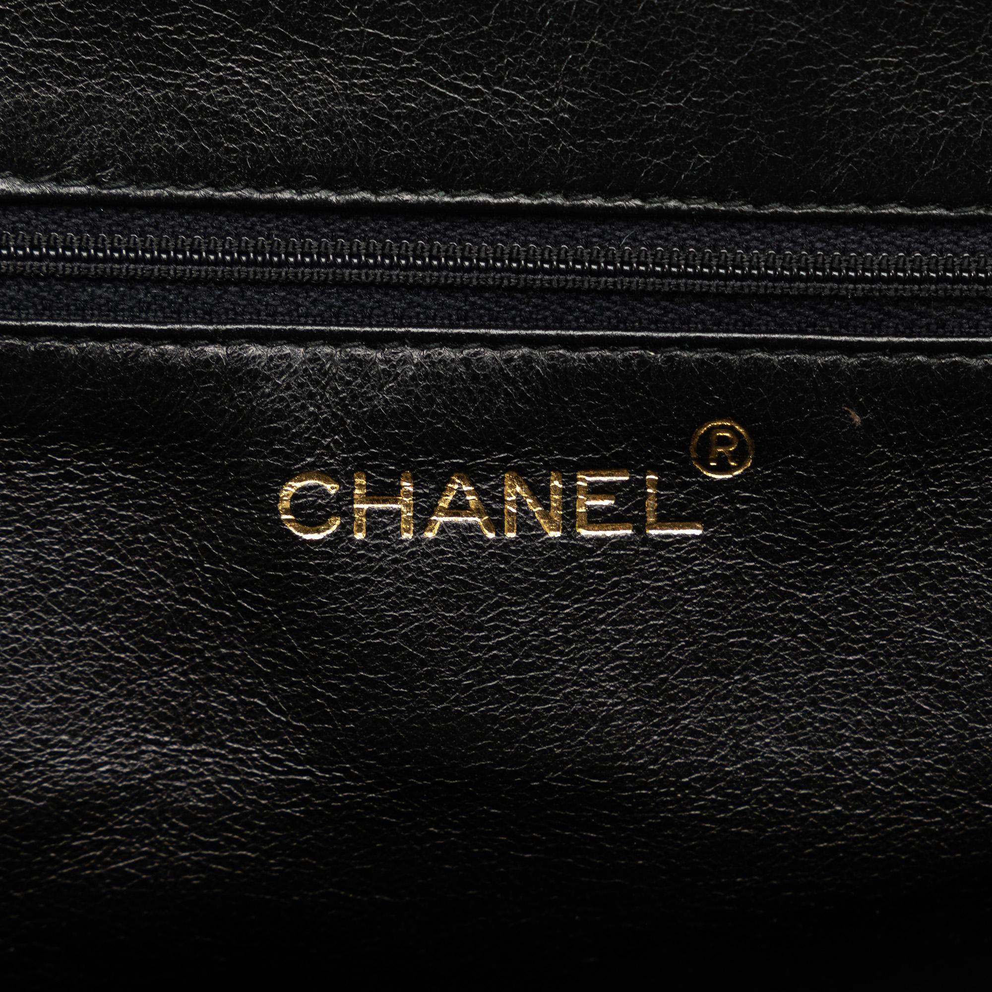 Chanel Matelasse Lambskin Leather Shoulder Bag (SHG-pt26br)