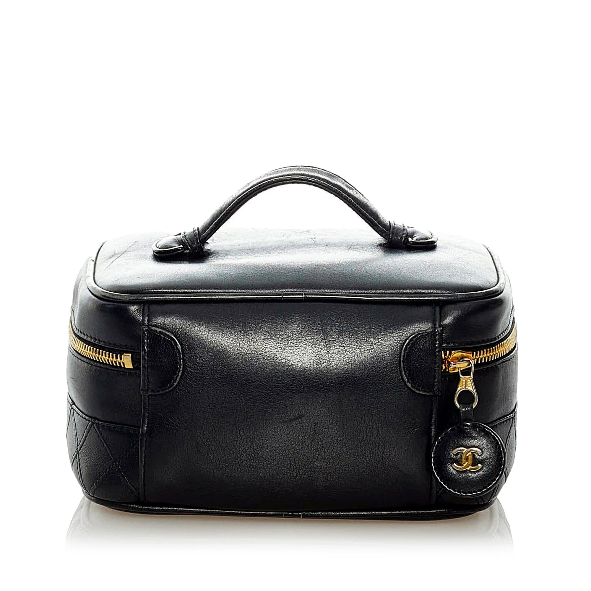 Chanel Matelasse Lambskin Leather Vanity Bag (SHG-32648)