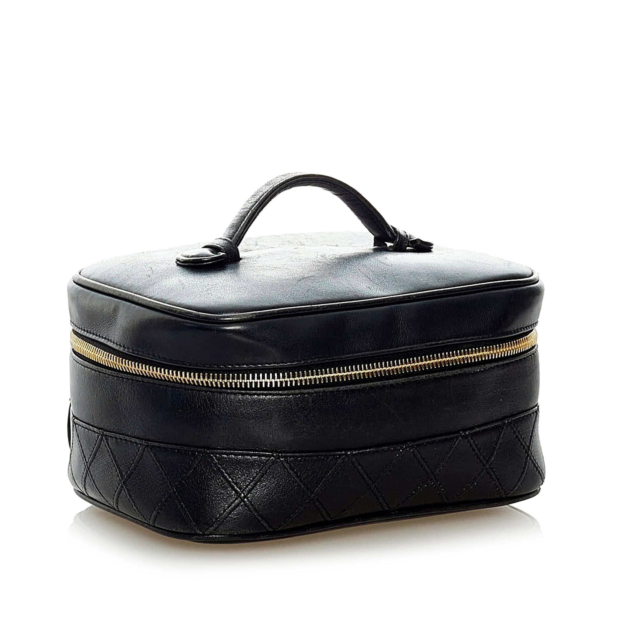 Chanel Matelasse Lambskin Leather Vanity Bag (SHG-32648)