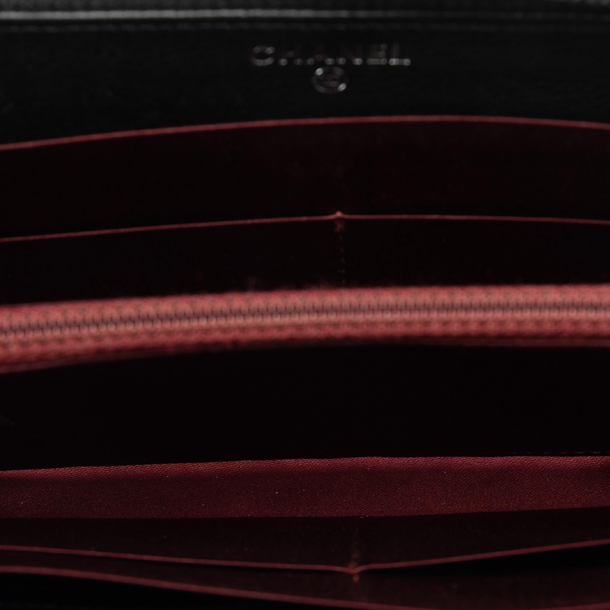Chanel Matelasse Lucky Symbols Patent Zip-Around Wallet (SHG-uQkpYs)