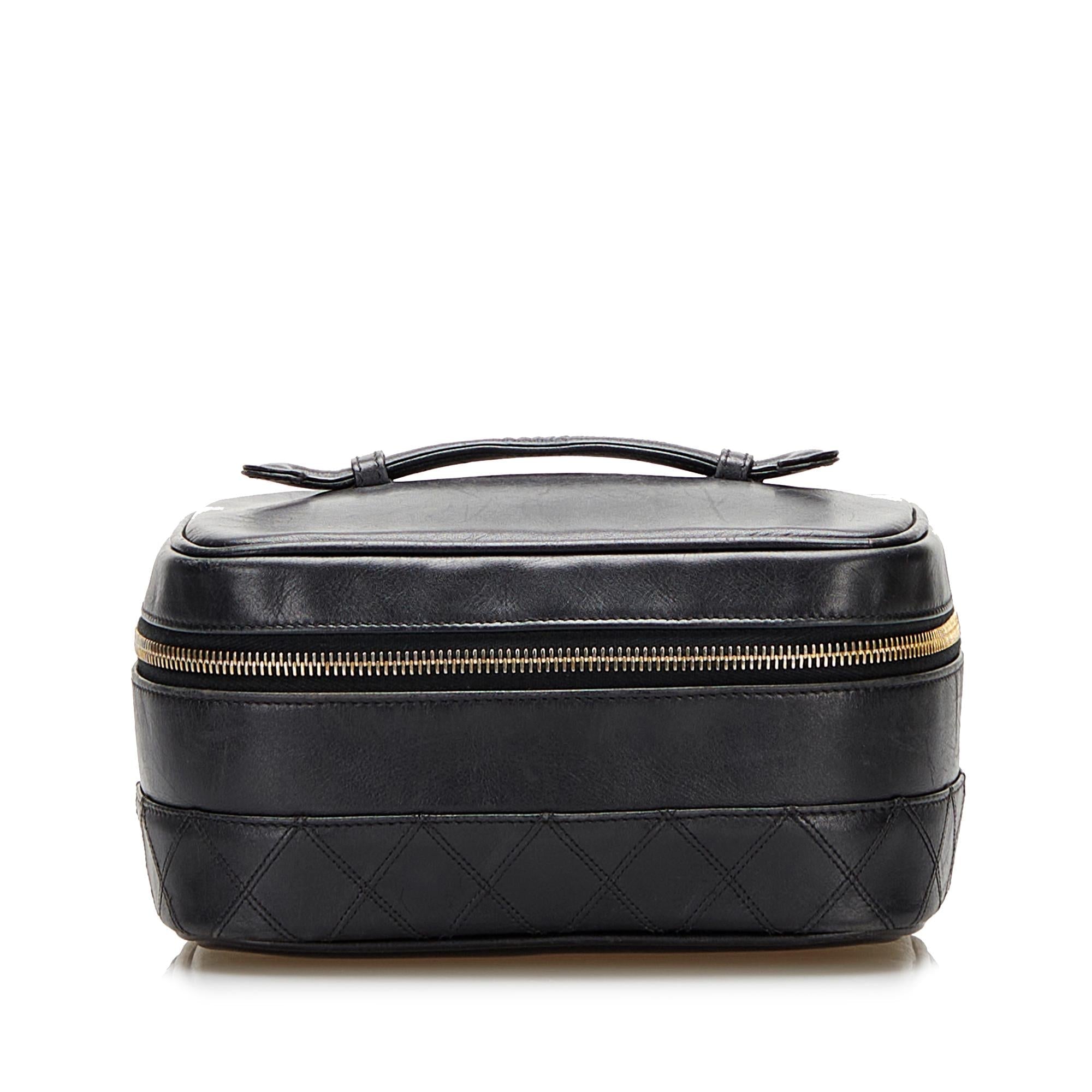 Chanel Matelasse Vanity Bag (SHG-37883)