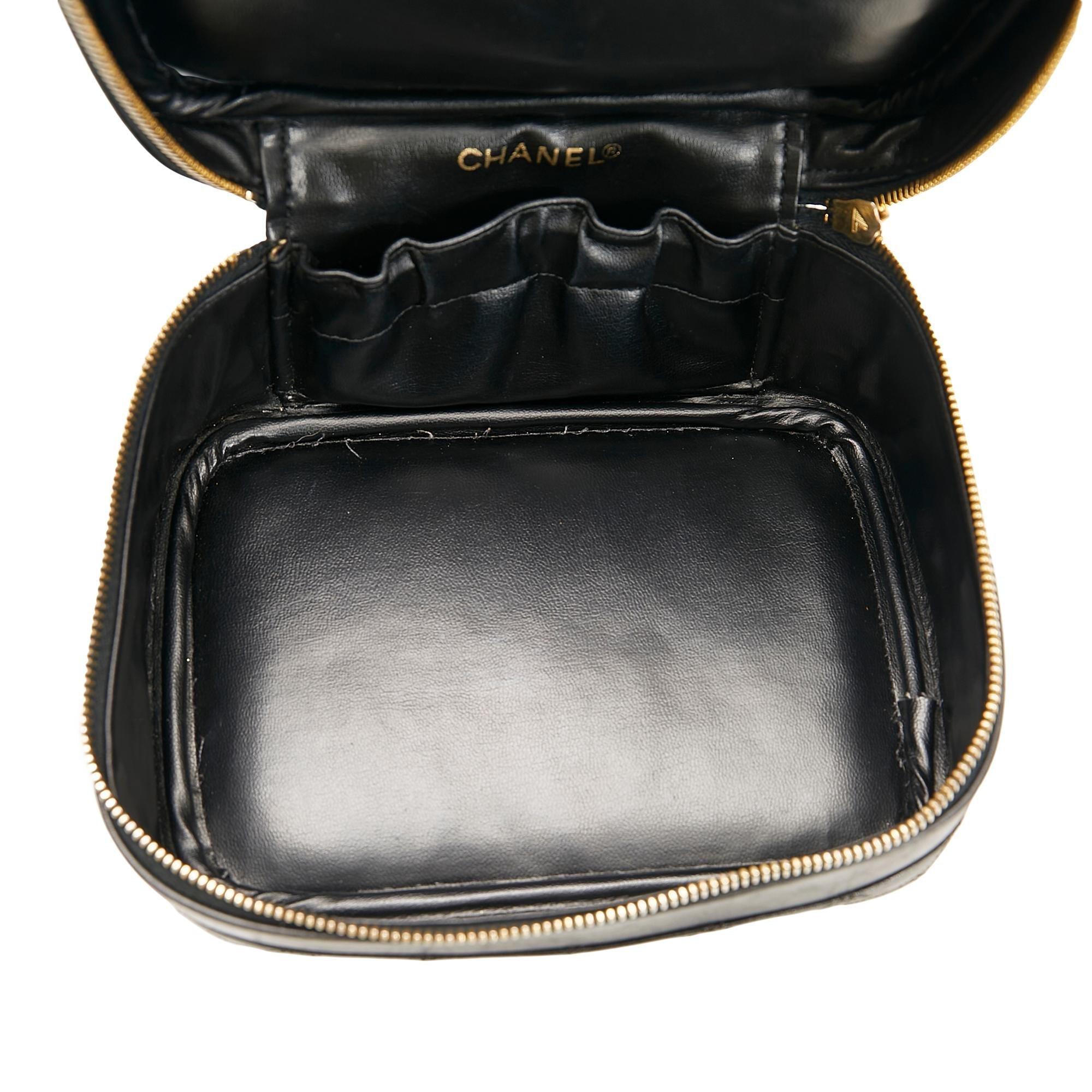 Chanel Matelasse Vanity Bag (SHG-37883)