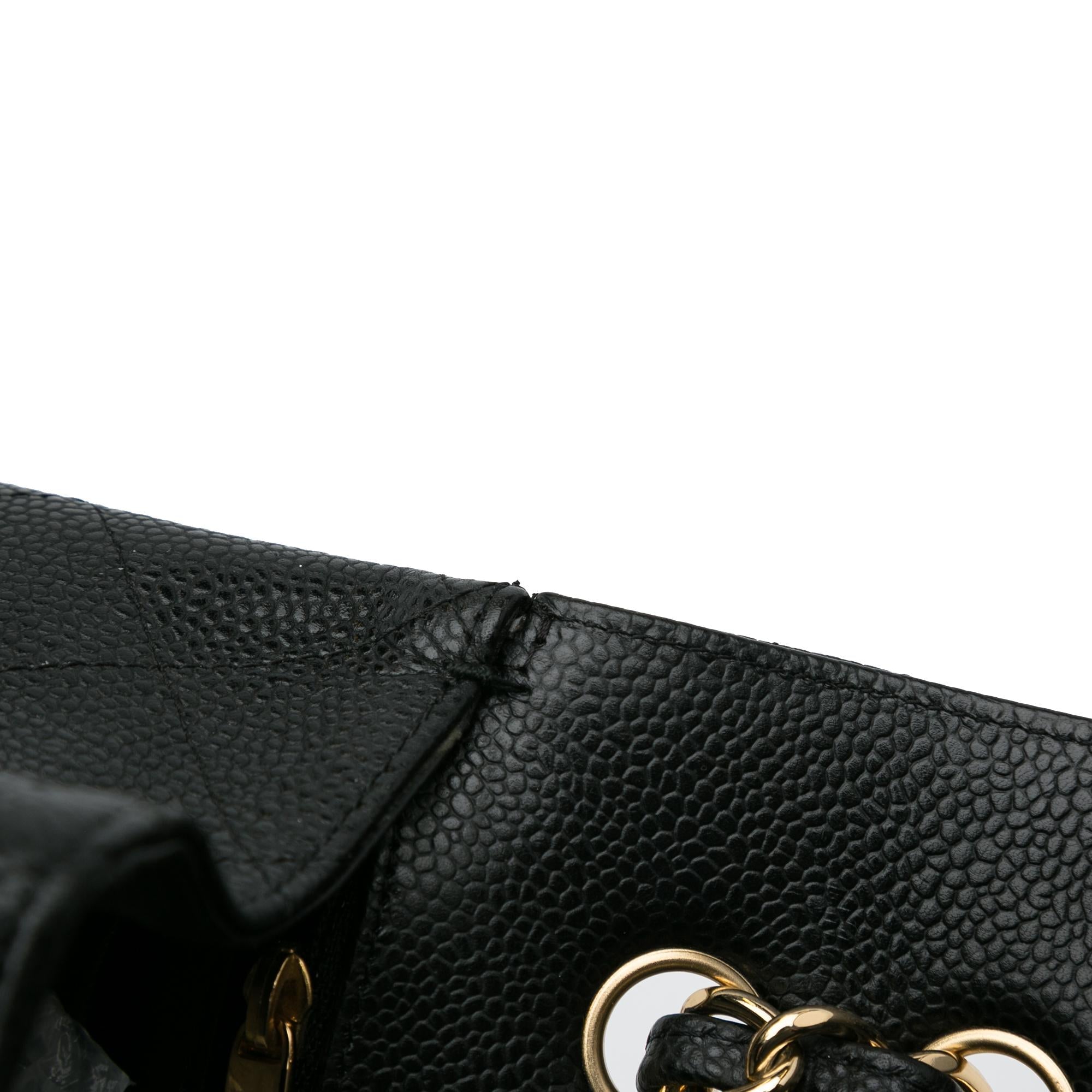 Chanel Maxi Classic Caviar Single Flap Bag (SHG-MTMiOb)