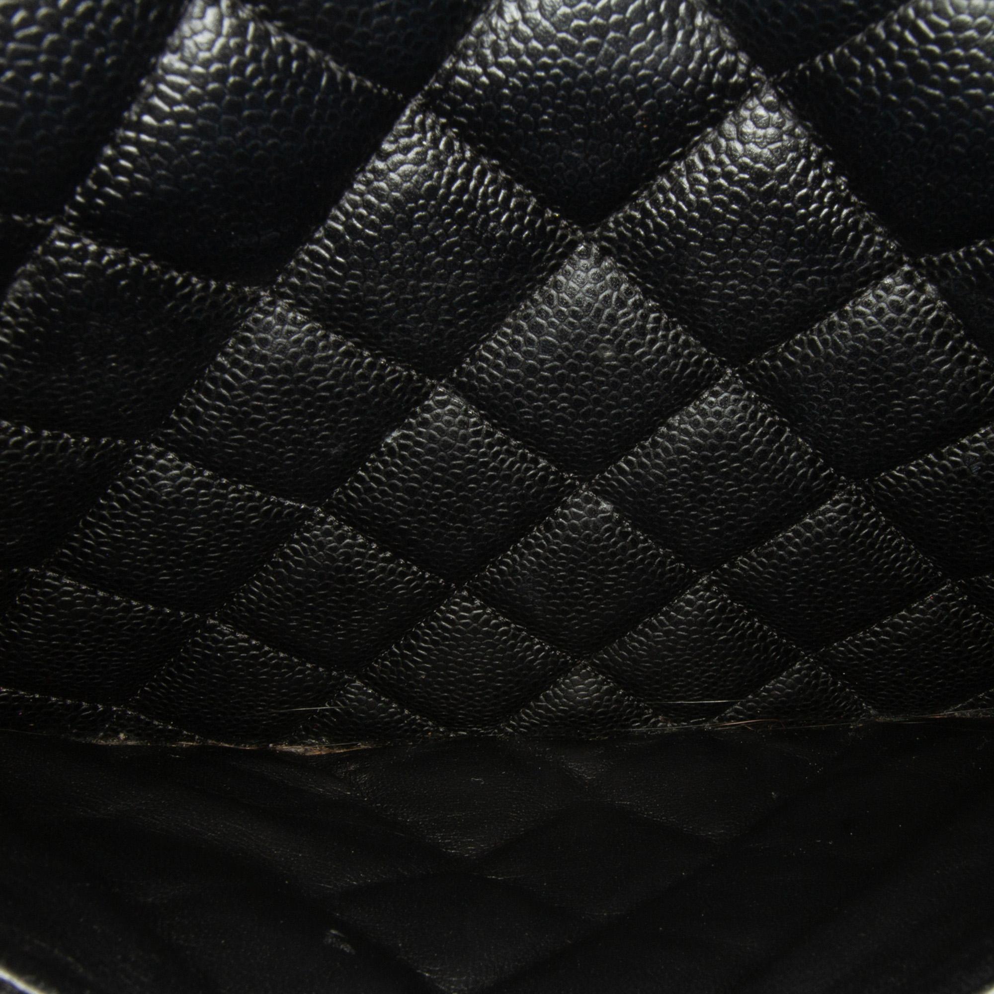 Chanel Maxi Classic Caviar Single Flap (SHG-QSdaKq)
