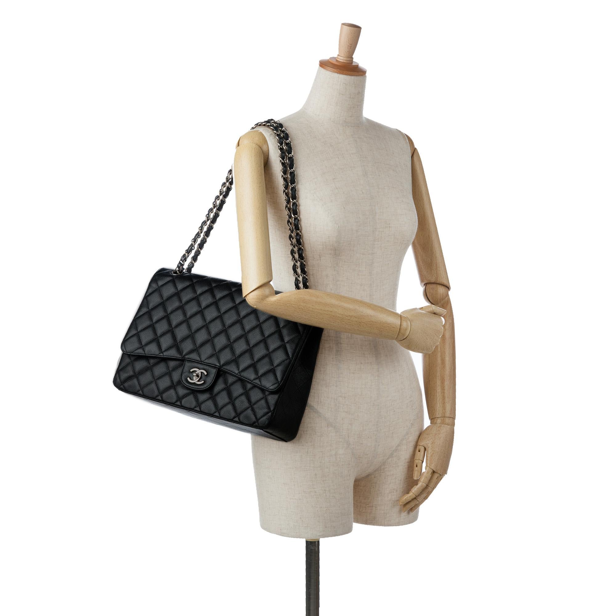 Chanel Maxi Classic Caviar Single Flap (SHG-QSdaKq)