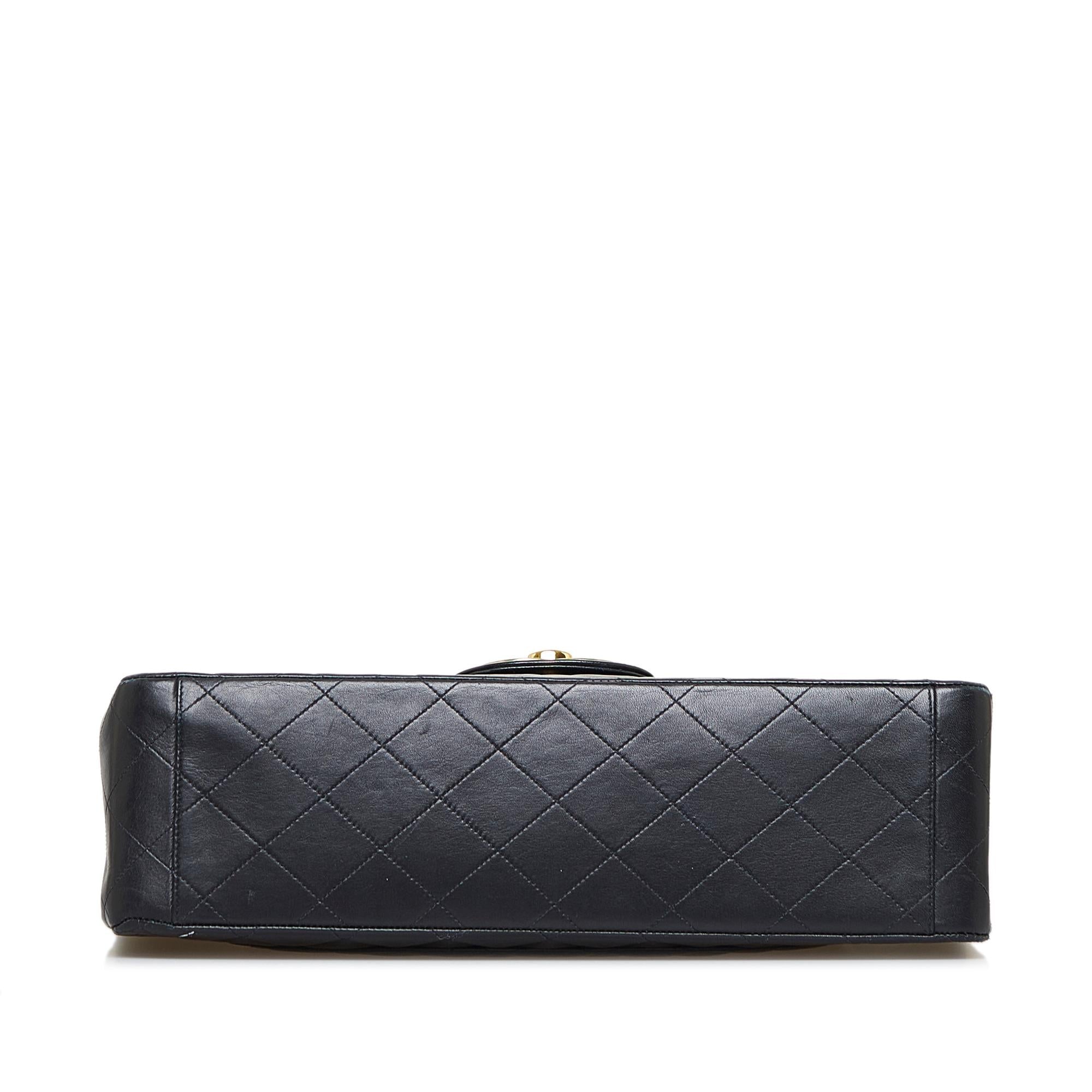 Chanel Maxi Classic Lambskin Double Flap (SHG-qfalWR)