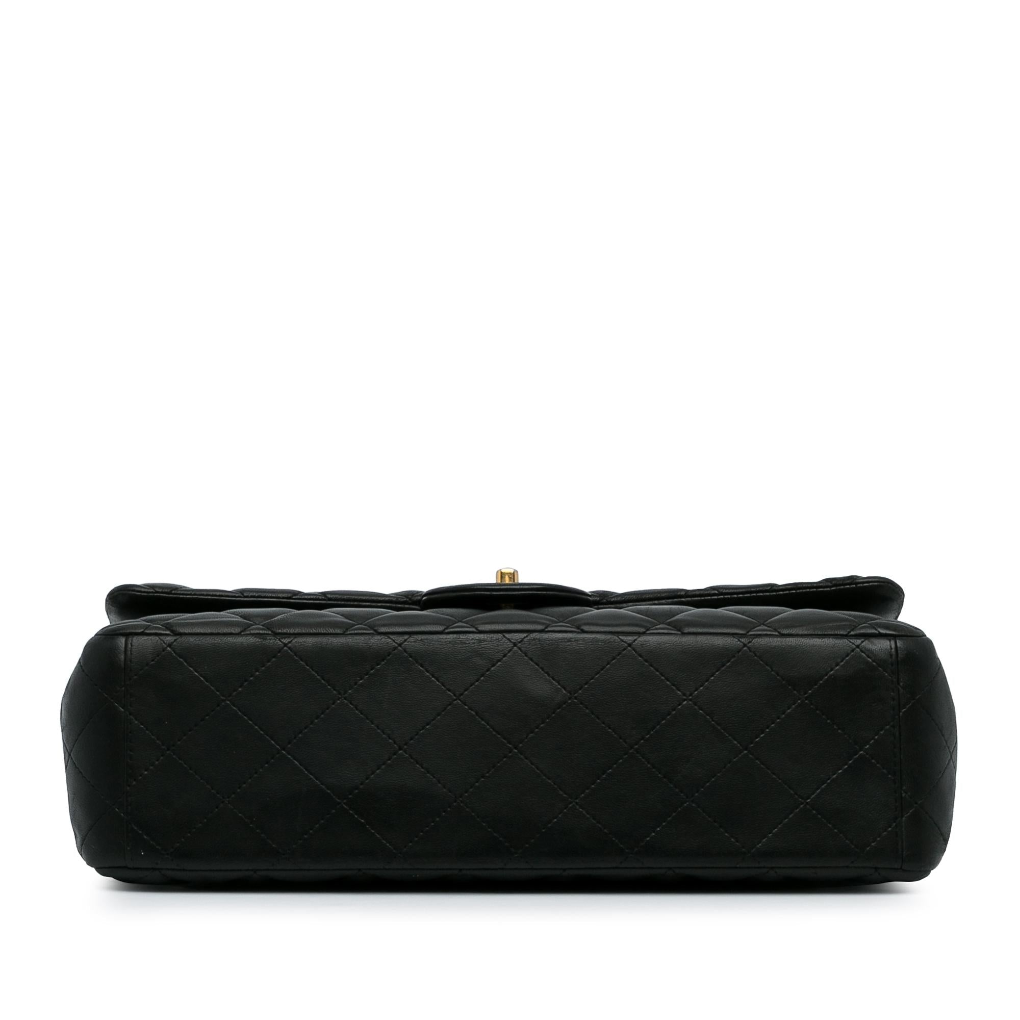 Chanel Maxi Classic Lambskin Double Flap (SHG-eE9hXY)