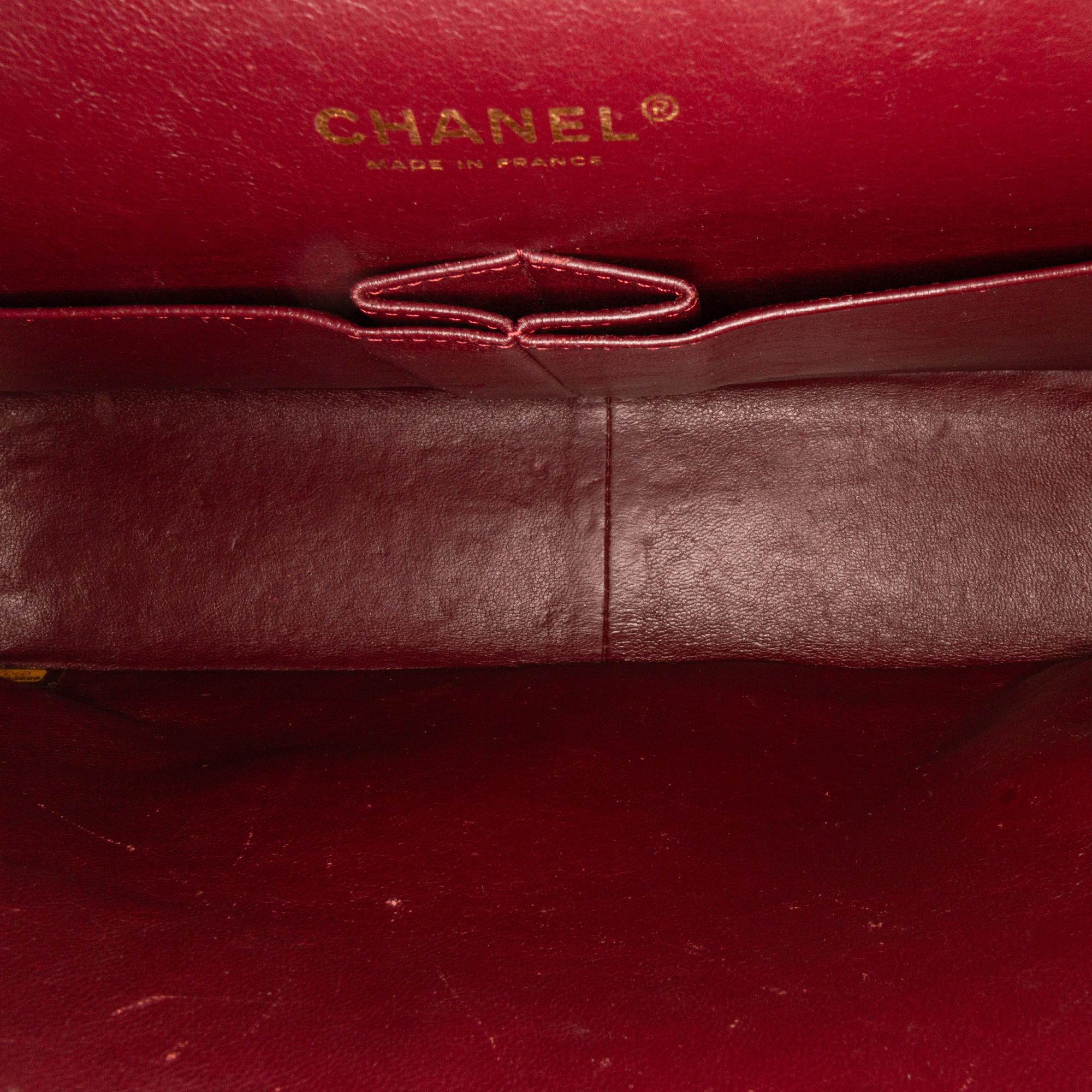 Chanel Maxi Classic Lambskin Double Flap (SHG-eE9hXY)