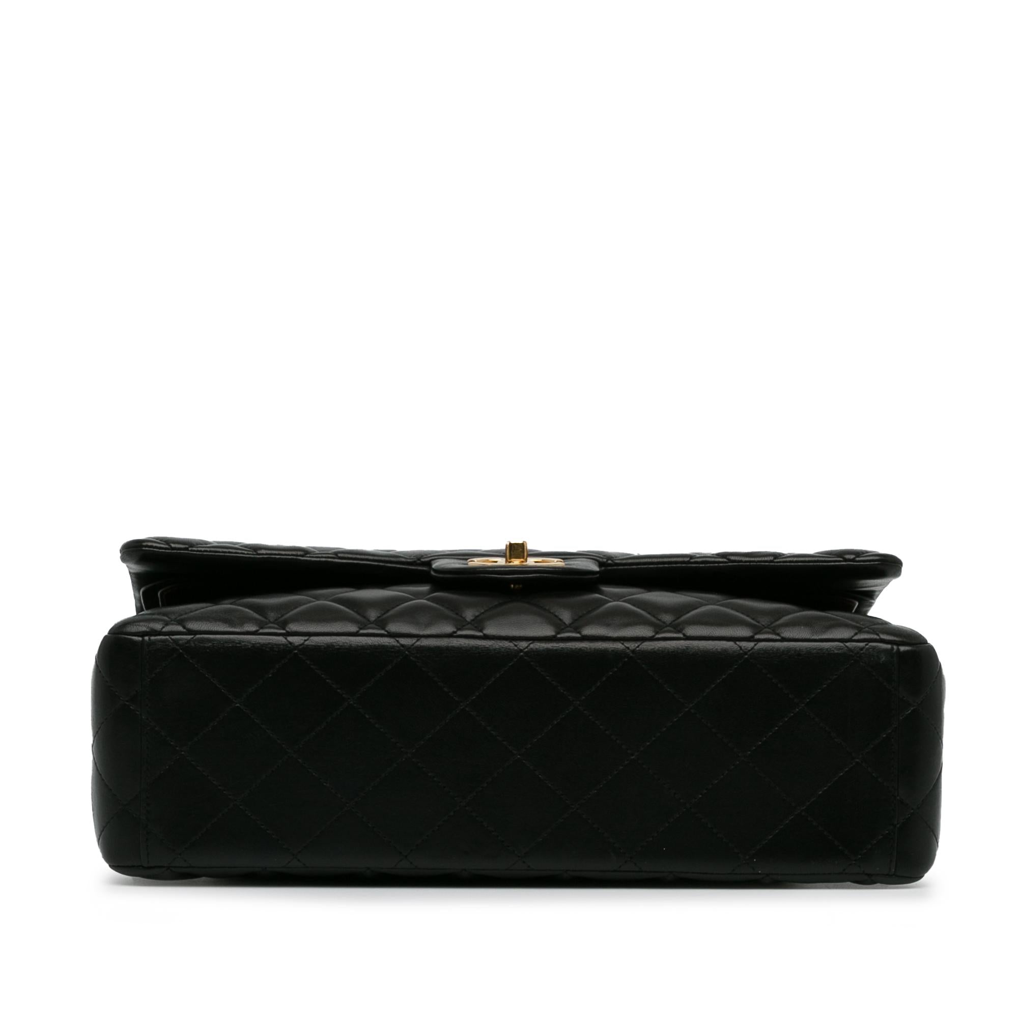 Chanel Maxi Classic Lambskin Double Flap (SHG-UilY6L)