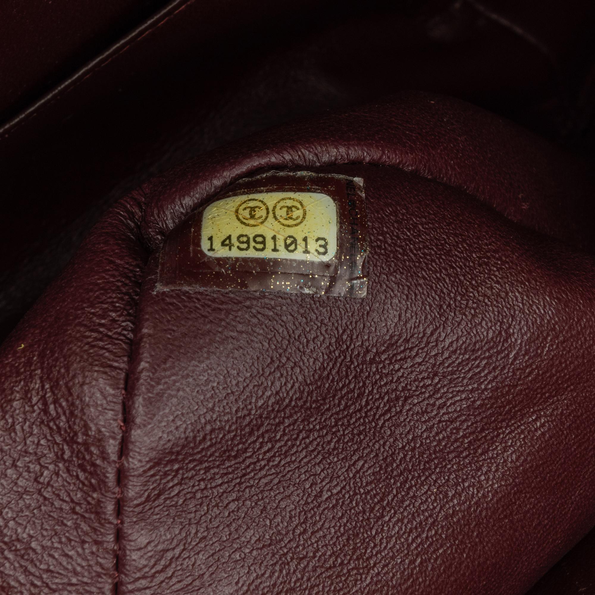 Chanel Maxi Classic Lambskin Double Flap (SHG-UilY6L)
