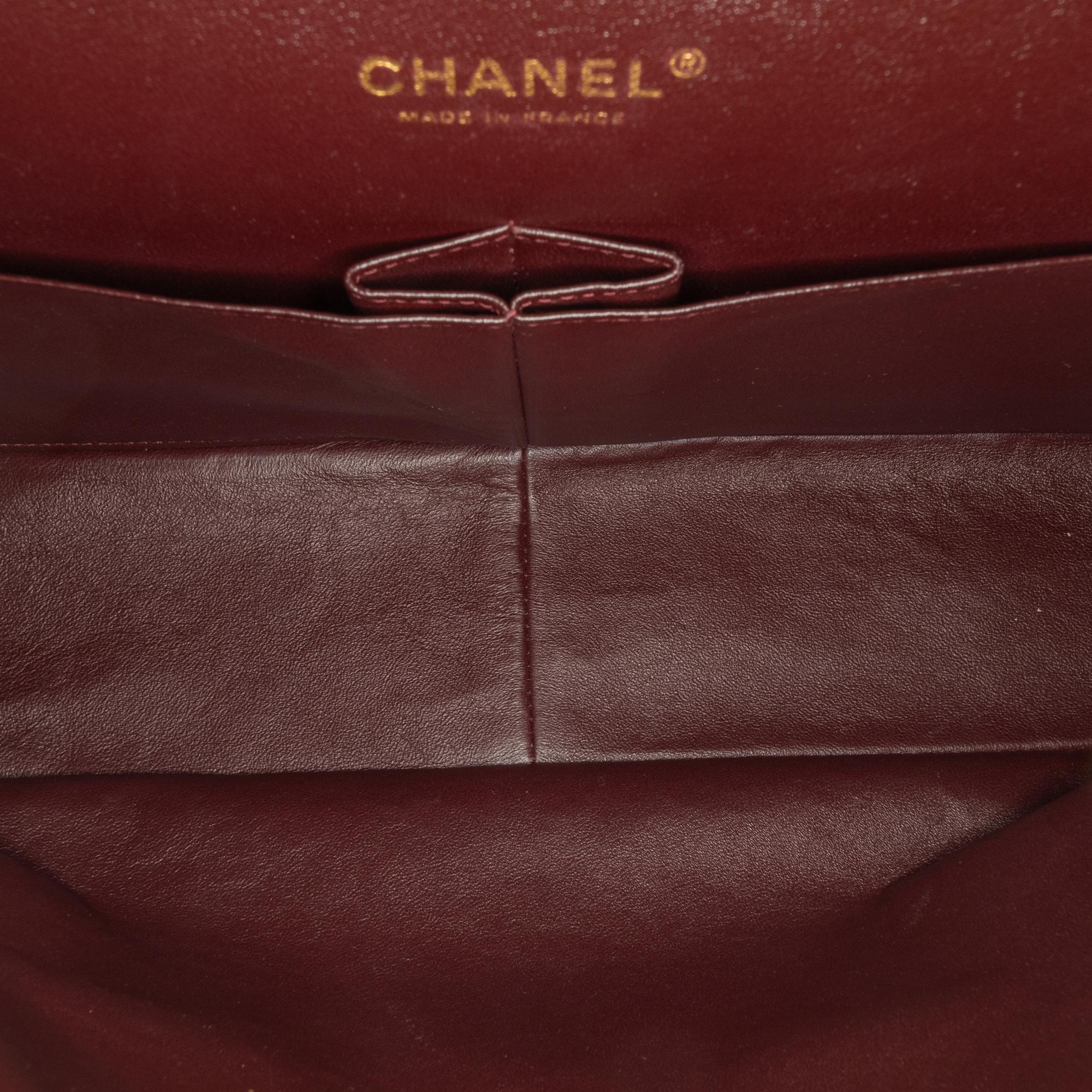 Chanel Maxi Classic Lambskin Double Flap (SHG-UilY6L)