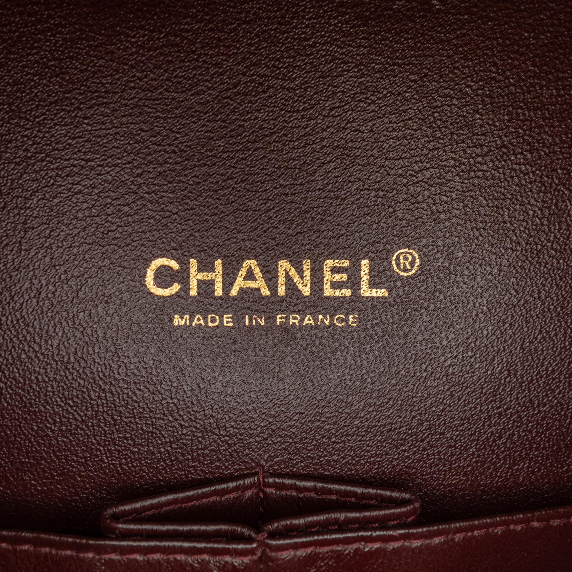 Chanel Maxi Classic Lambskin Double Flap (SHG-UilY6L)