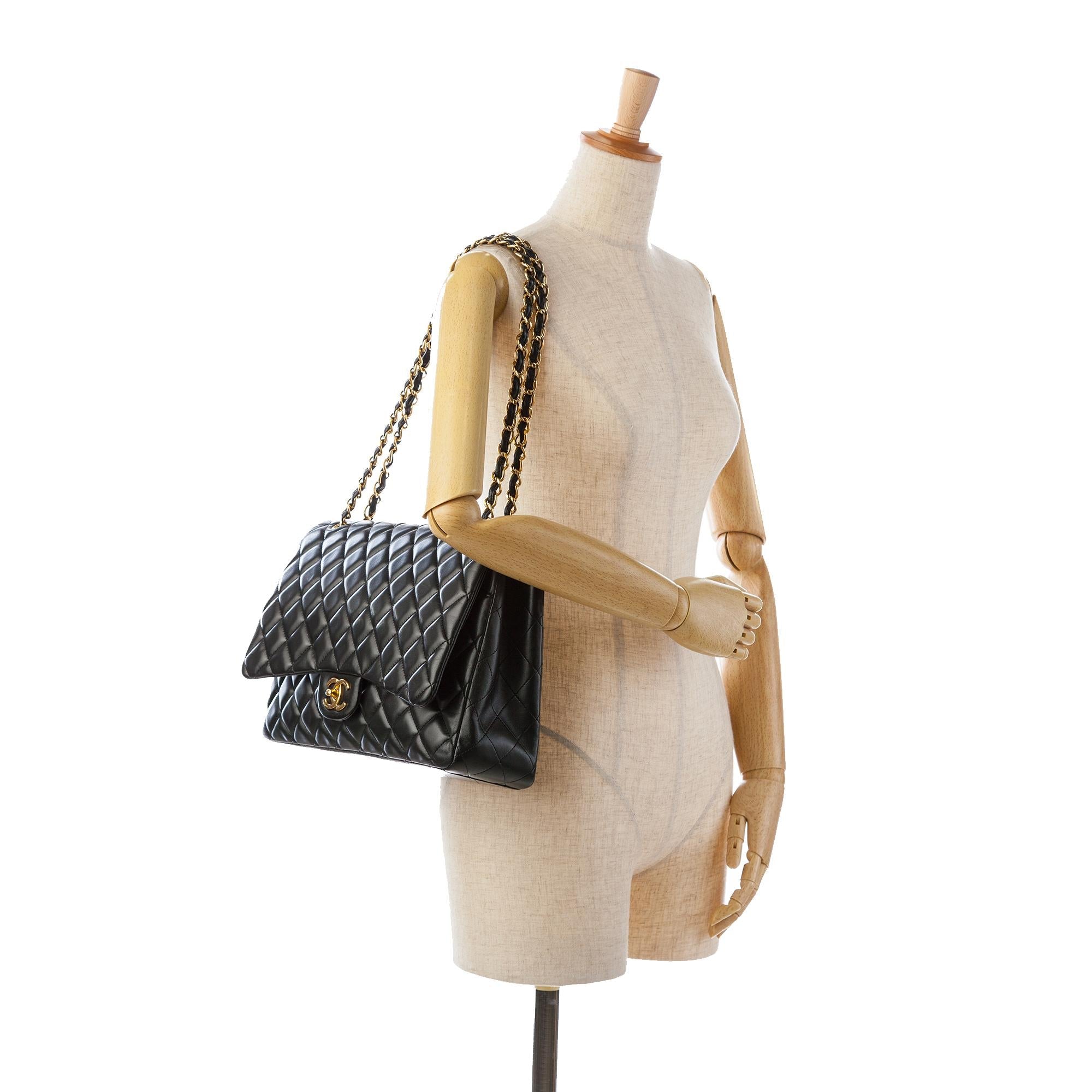 Chanel Maxi Classic Lambskin Double Flap (SHG-UilY6L)