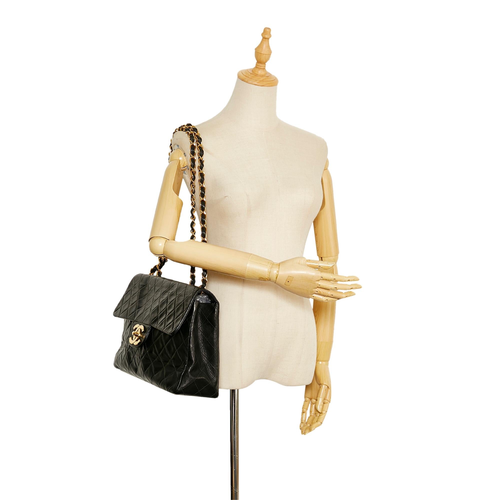 Chanel Maxi Classic Lambskin Single Flap (SHG-WFihyq)