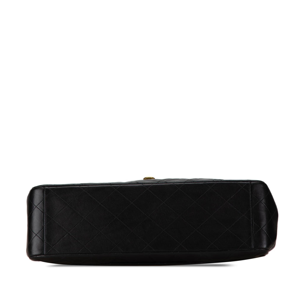 Chanel Maxi Classic Lambskin Single Flap (SHG-kQKahZ)