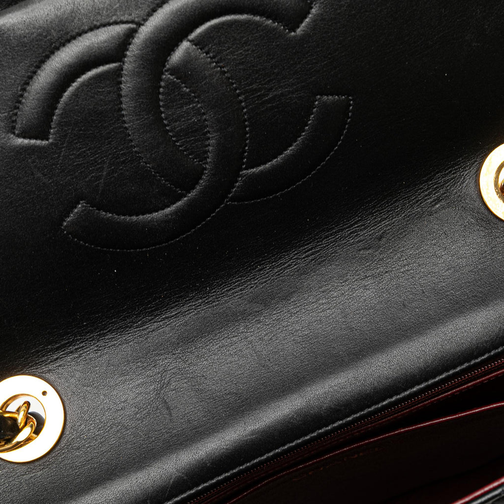 Chanel Maxi Classic Lambskin Single Flap (SHG-kQKahZ)