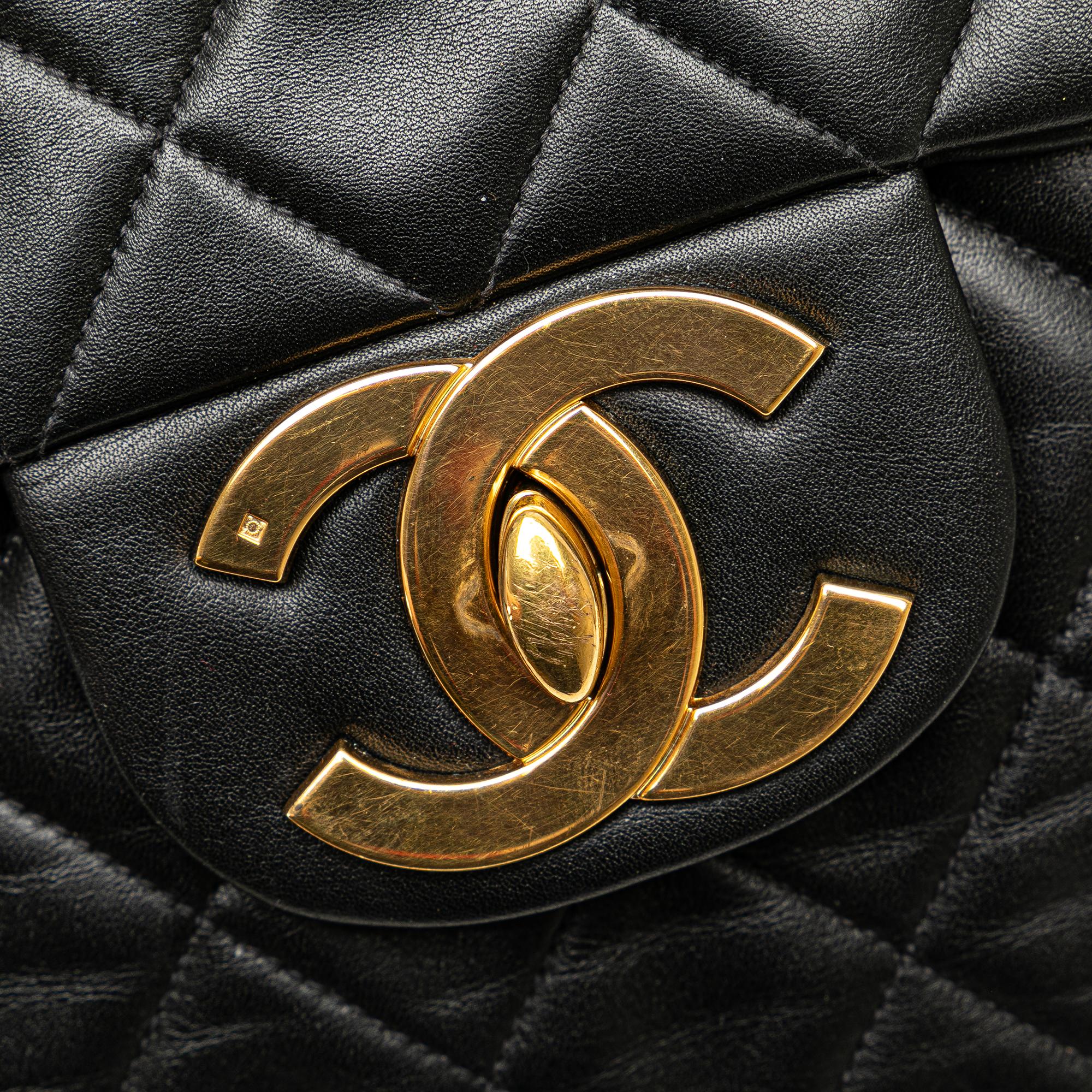 Chanel Maxi Classic Lambskin Single Flap (SHG-kQKahZ)