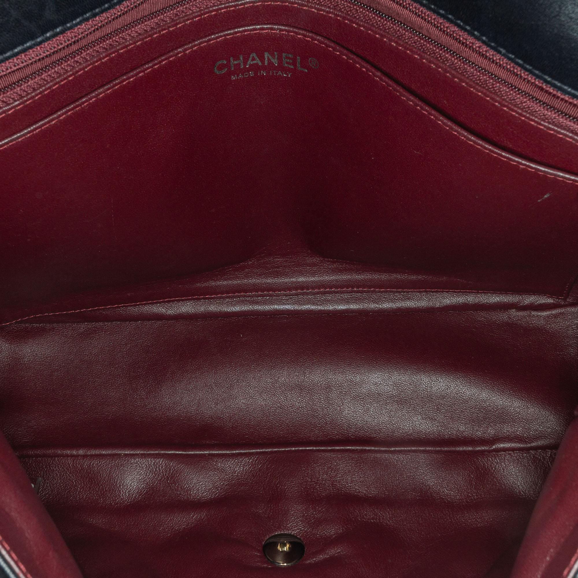 Chanel Maxi Classic Lambskin Single Flap (SHG-C8eJpN)