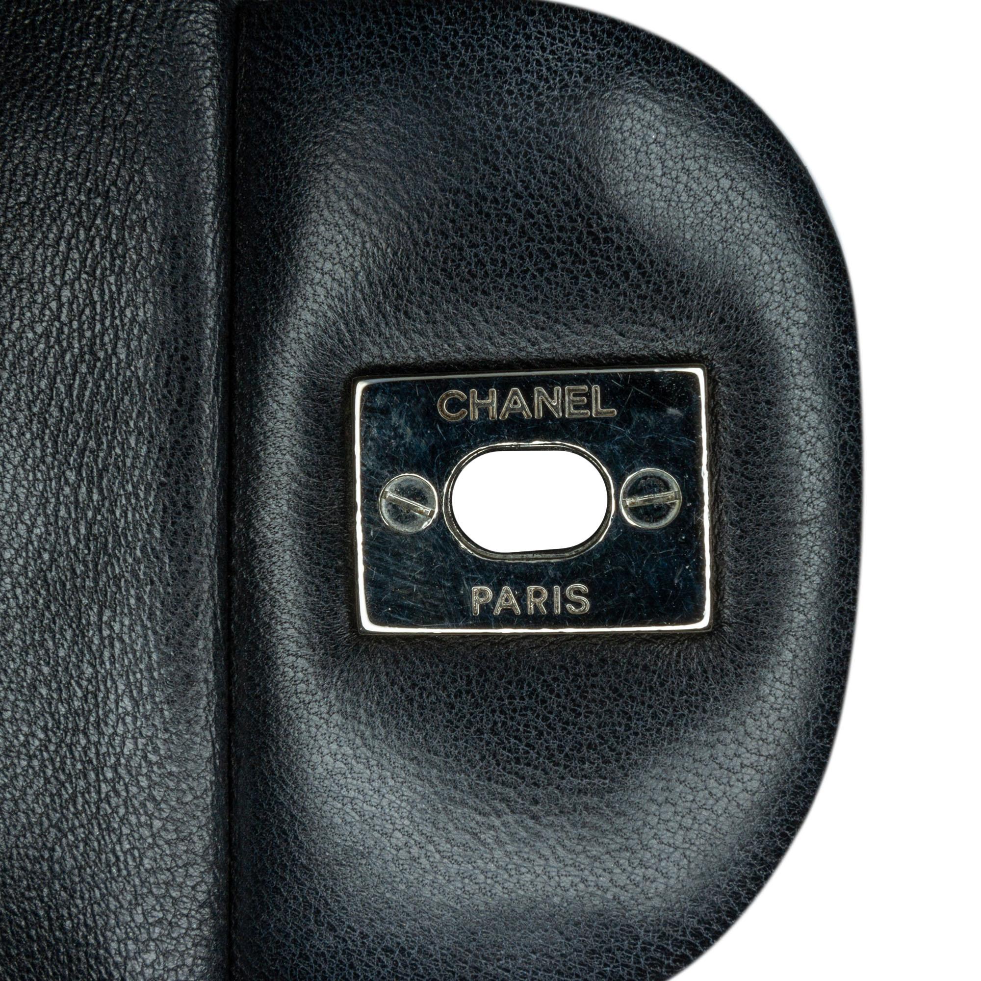 Chanel Maxi Classic Lambskin Single Flap (SHG-C8eJpN)