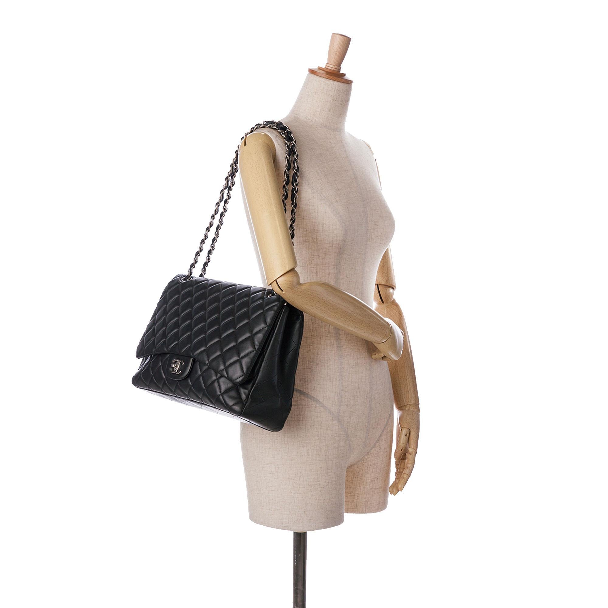 Chanel Maxi Classic Lambskin Single Flap (SHG-C8eJpN)