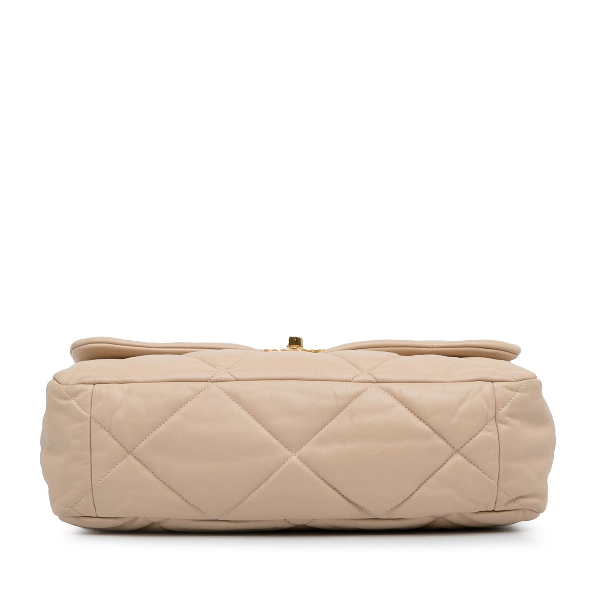 Chanel Maxi Lambskin 19 Flap Satchel (SHG-RsNtmV)