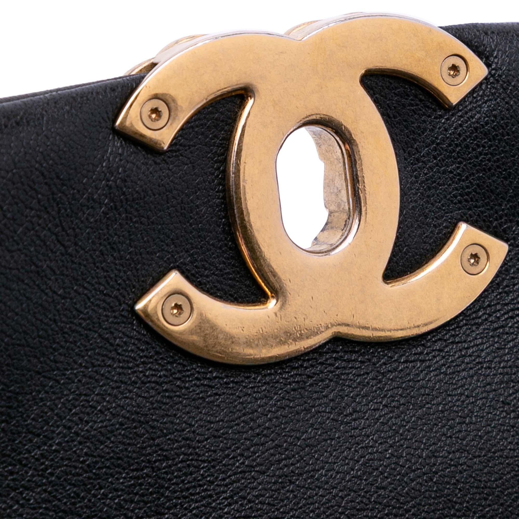 Chanel Maxi Lambskin 19 Flap