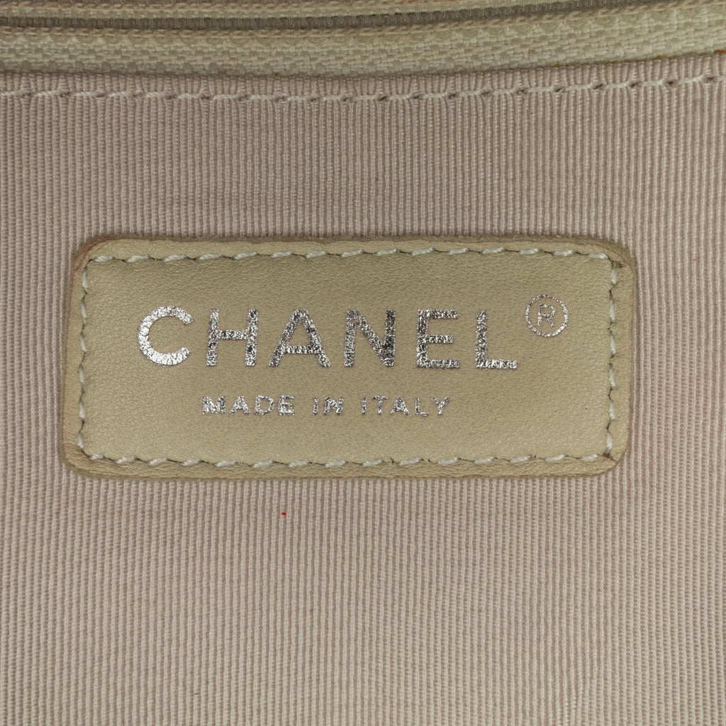 Chanel Maxi Washed Lambskin Chain Around Flap (SHG-CaYHus)